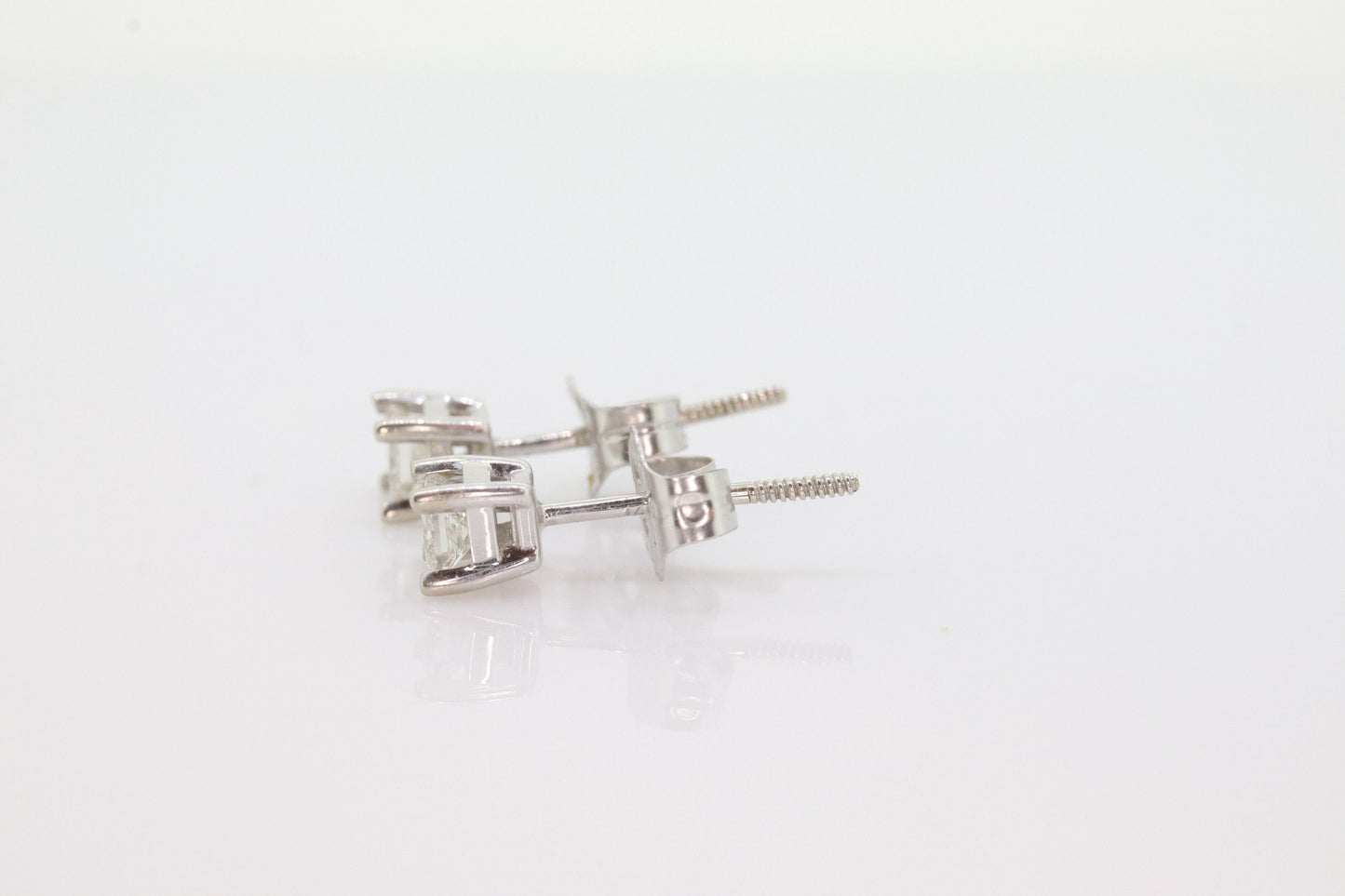 14k Diamond studs 14k gold earrings. 14k Princess Square Diamond Solitaire earrings. CERTIFIED st(138)