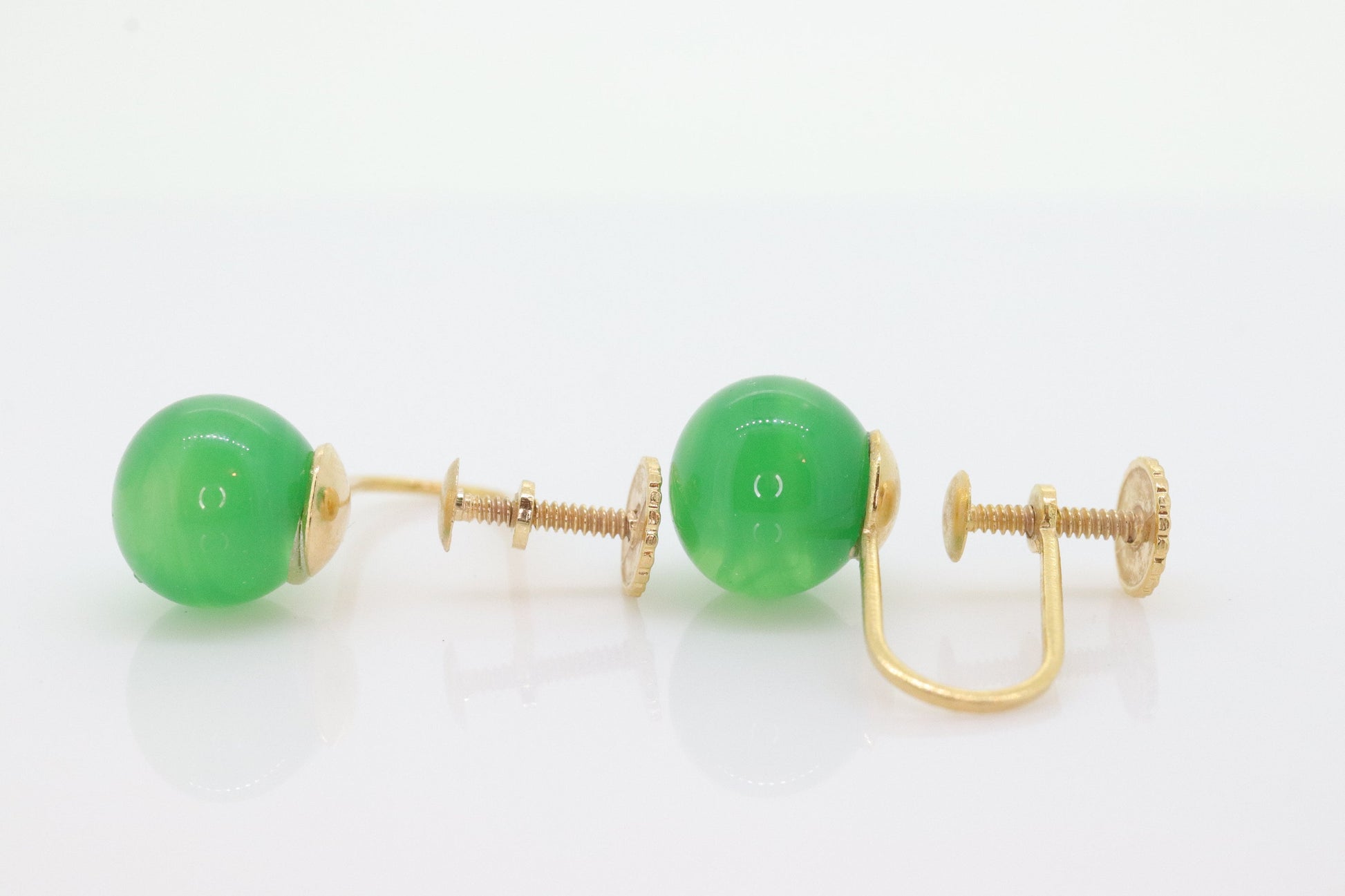 14k Apple Green Marble Screw on earrings. Sphere ball earrings. Non Pierced clips st(30/67)
