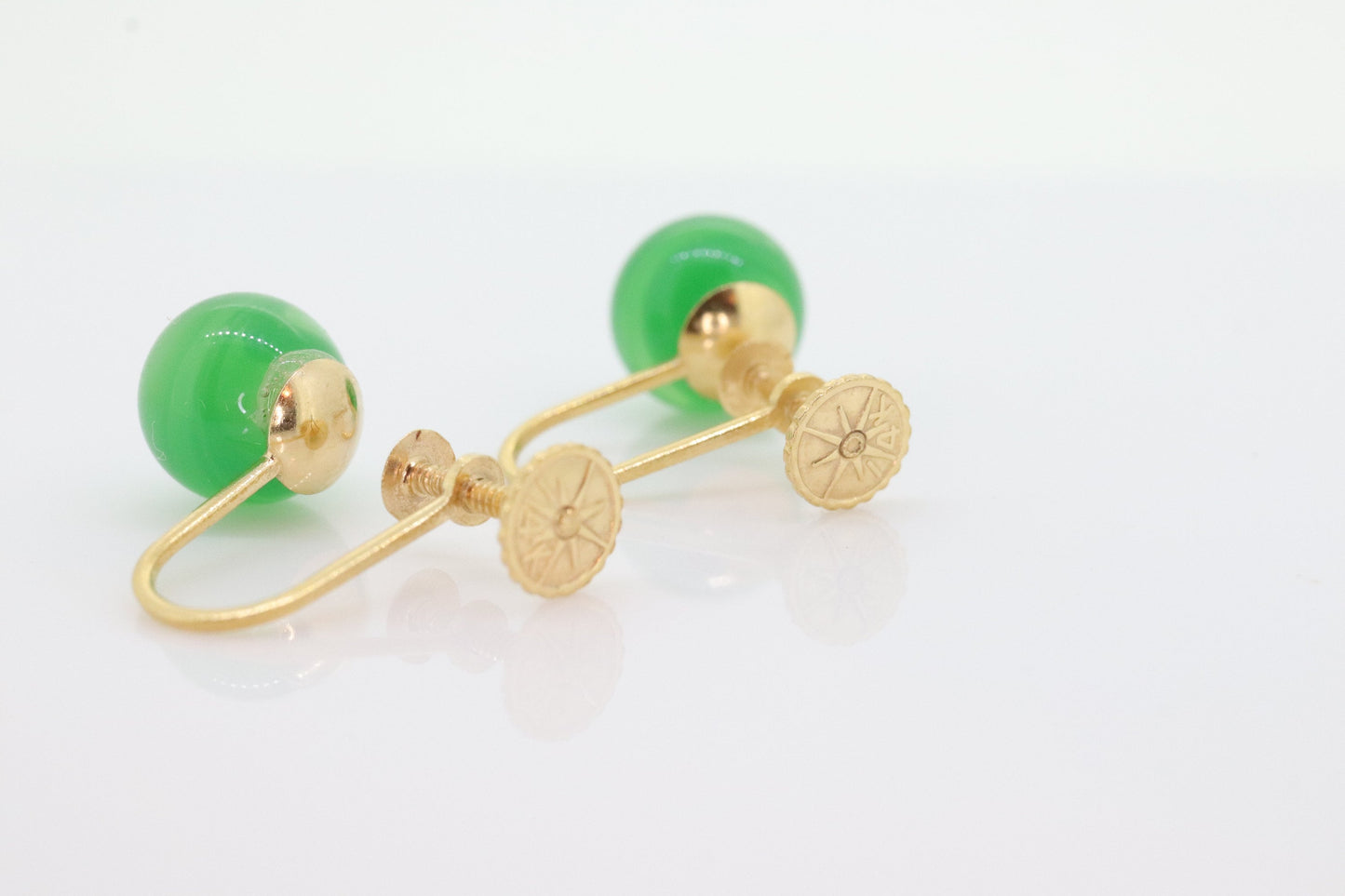 14k Apple Green Marble Screw on earrings. Sphere ball earrings. Non Pierced clips st(30/67)