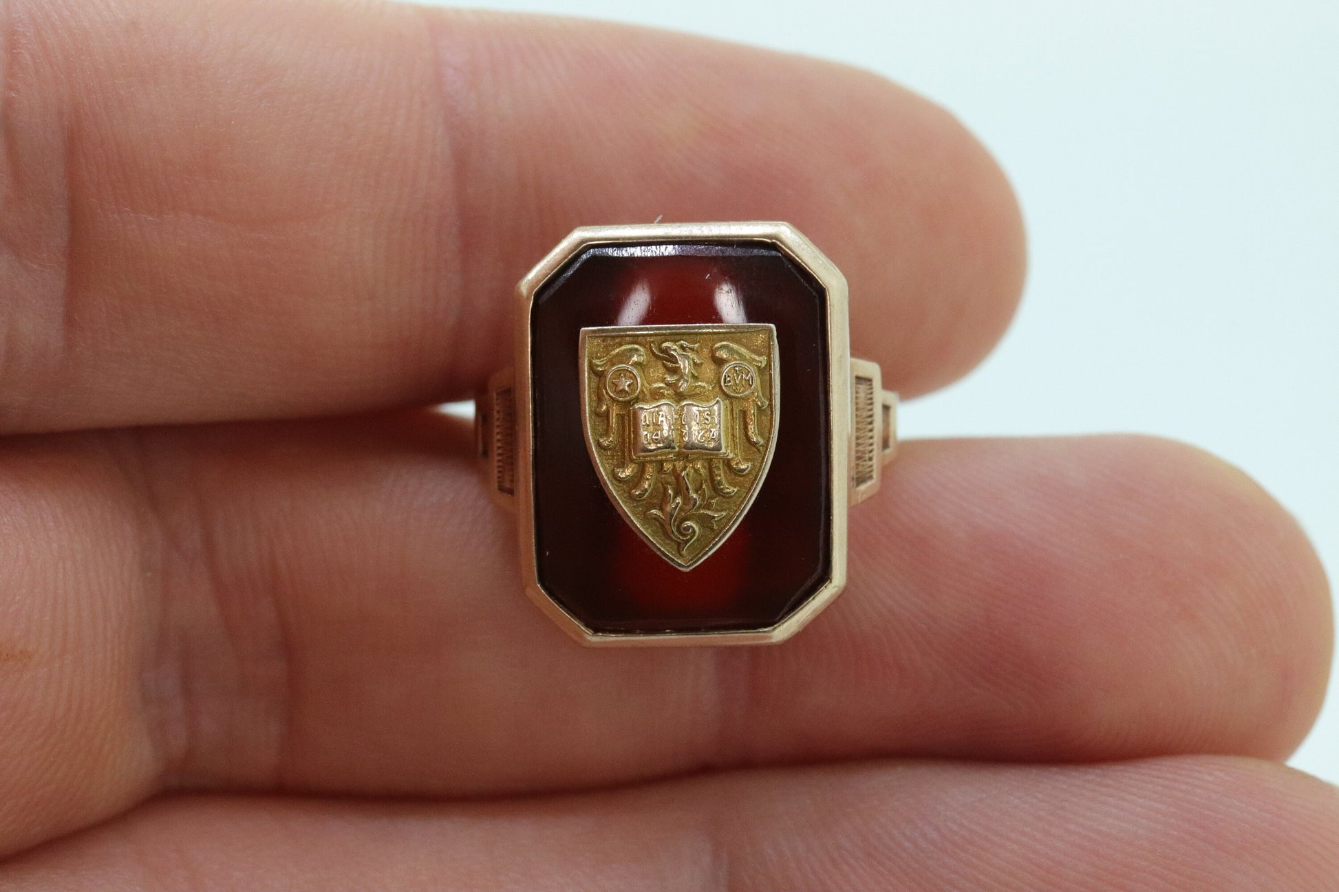 10k Crest ring. 10k Art Deco Carnelian Family Crest Shield ring. Square Carnelian Glass ring. st(112)