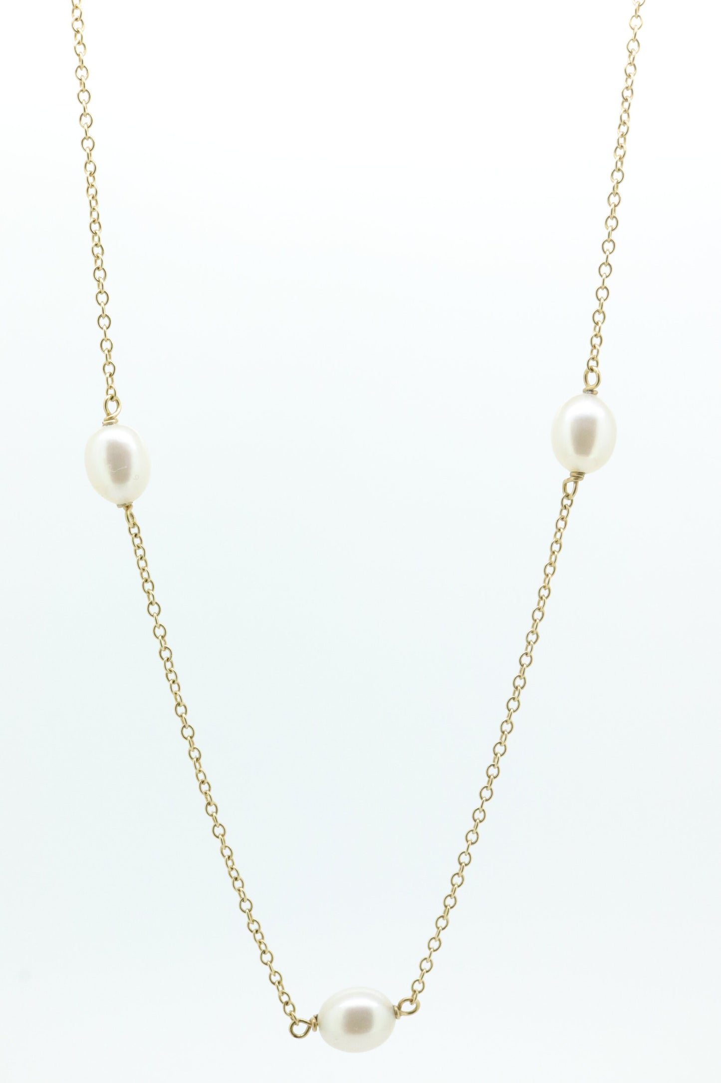 Tiffany & Co. 18k Gold Chain and Pearl Necklace. Pearls by the Yard. Marked 750 Elsa Peretti. st(426)
