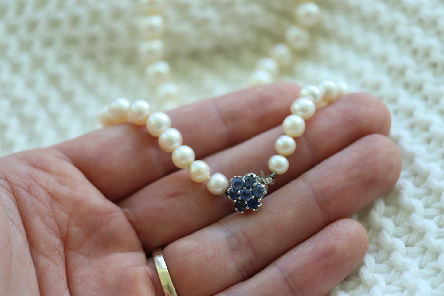 14k Sapphire Graduated Saltwater Pearl Choker one thread necklace. Large Pearl Necklace. st(142)