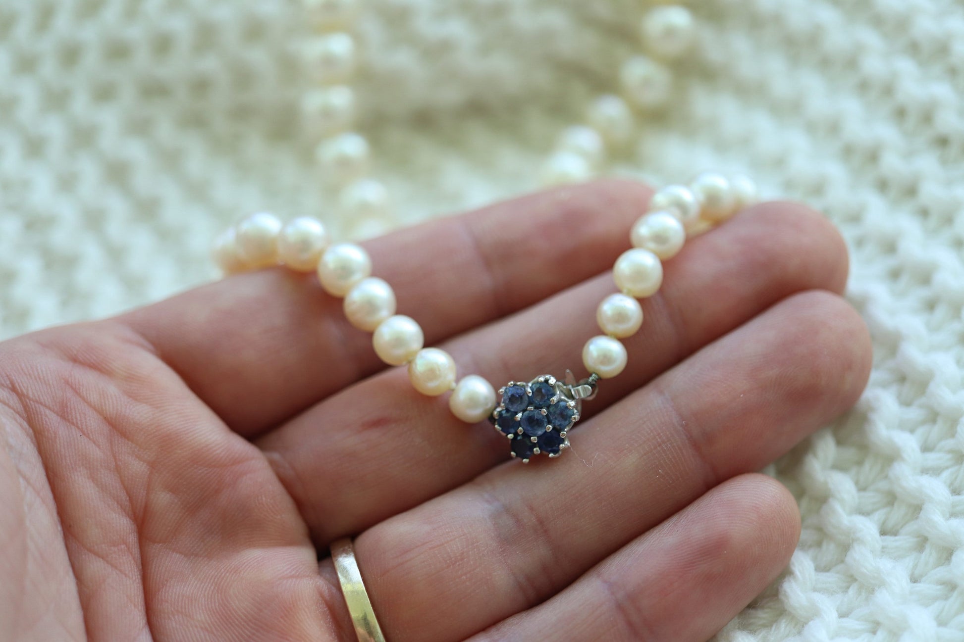 14k Sapphire Graduated Saltwater Pearl Choker one thread necklace. Large Pearl Necklace. st(142)