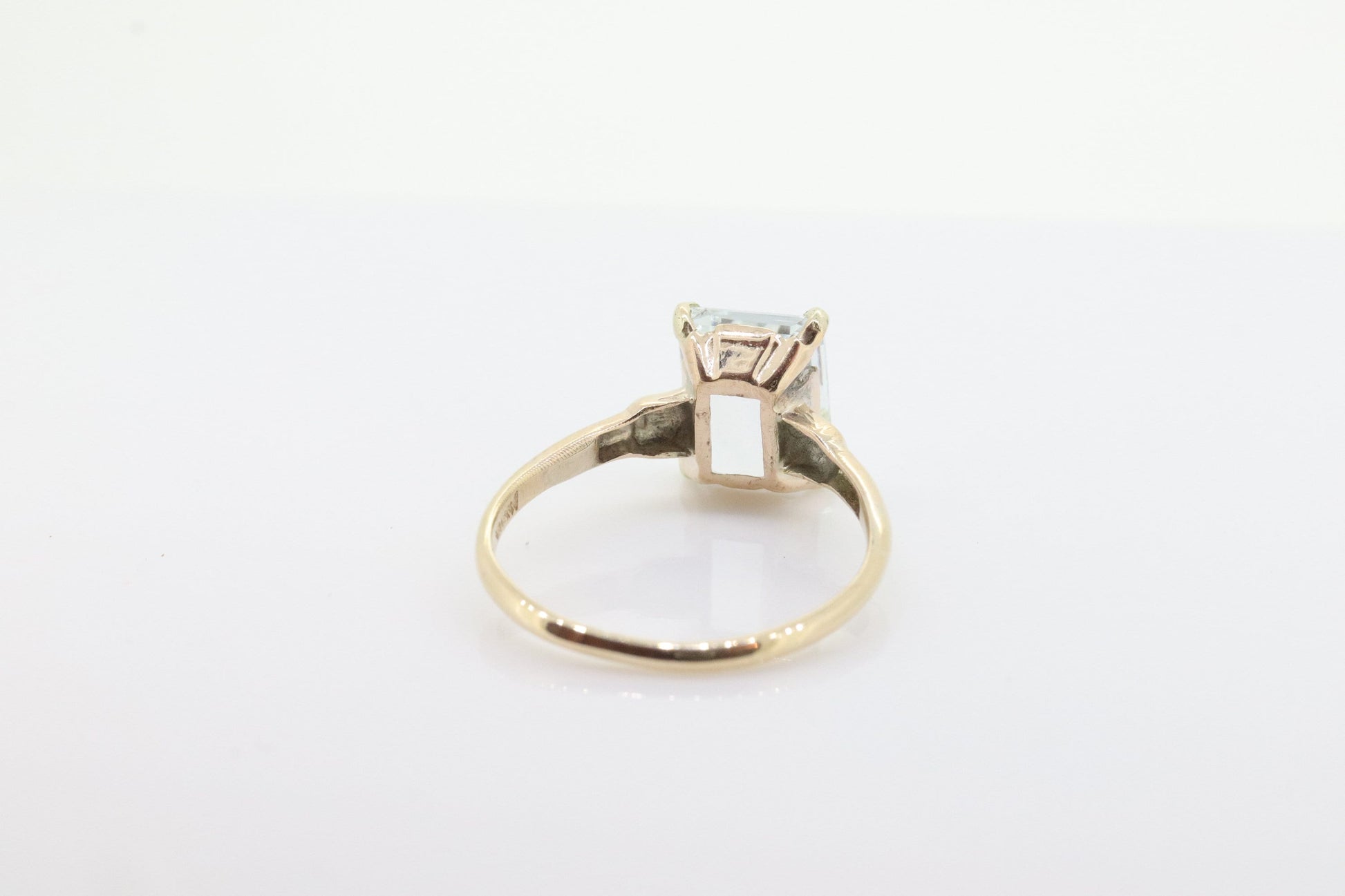 18k / 14K Aquamarine Solitaire ring. Genuine Natural Light Aquamarine Emerald cut gem. Vintage Aquamarine ring. st(98)