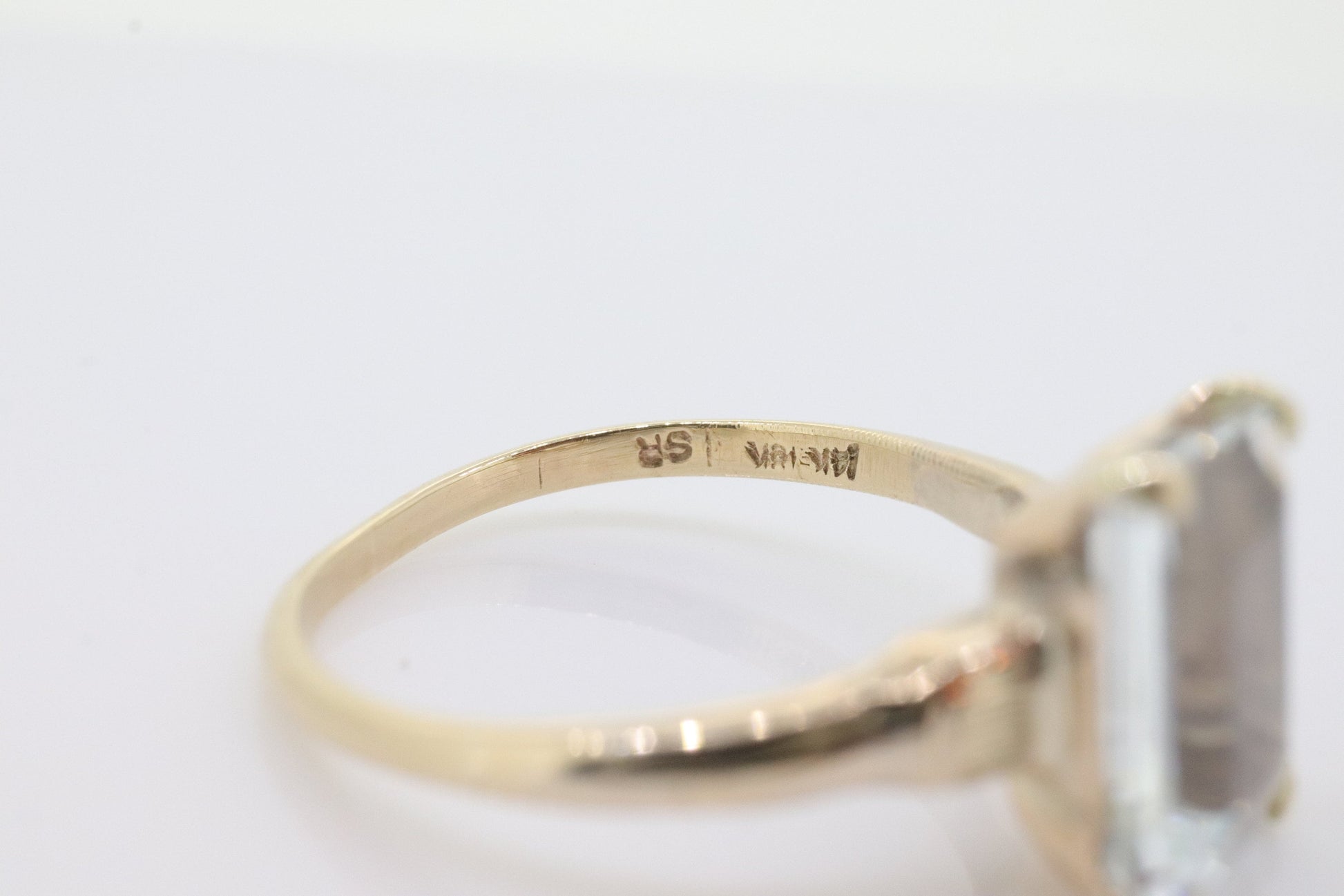 18k / 14K Aquamarine Solitaire ring. Genuine Natural Light Aquamarine Emerald cut gem. Vintage Aquamarine ring. st(98)