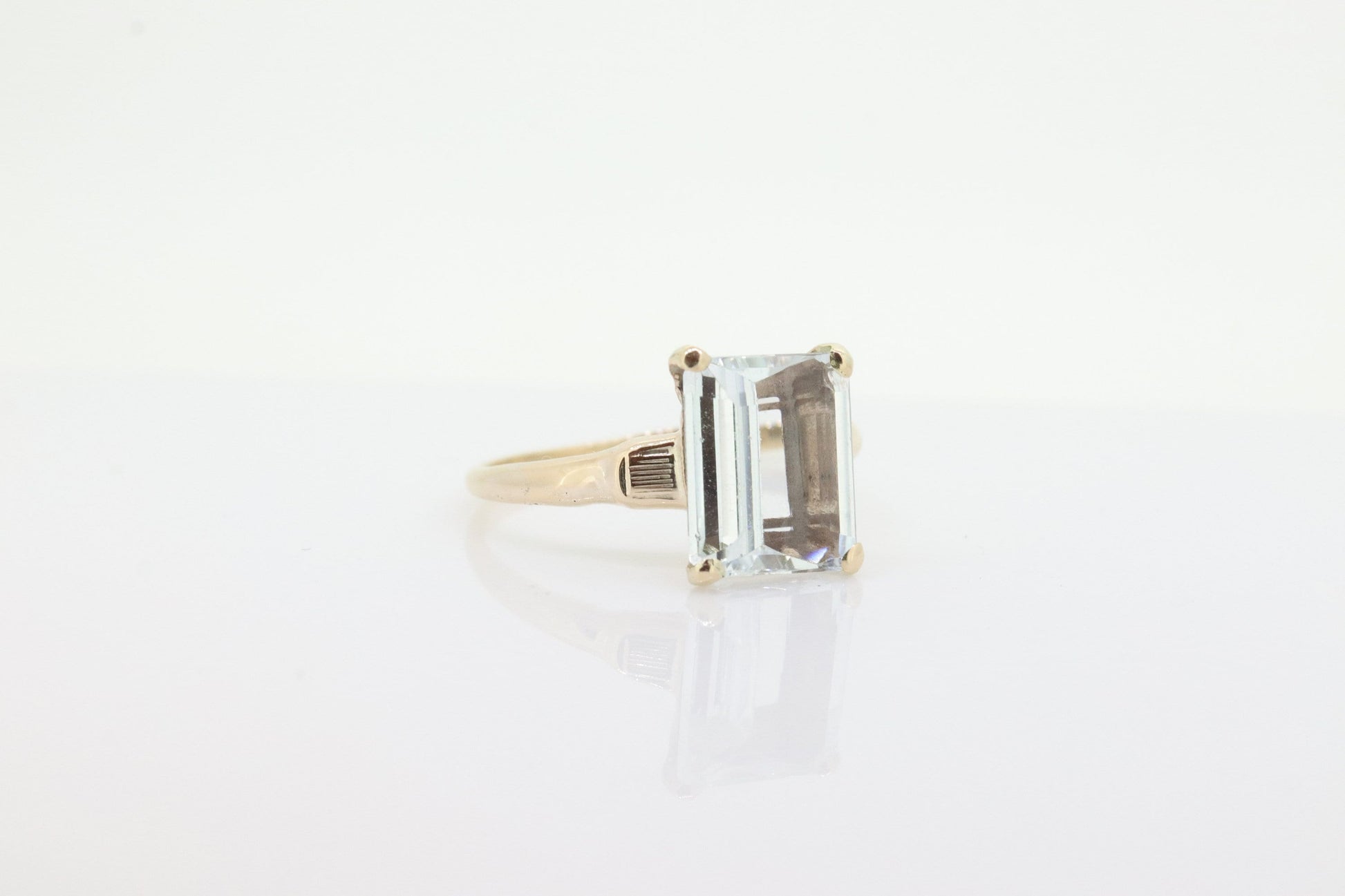 18k / 14K Aquamarine Solitaire ring. Genuine Natural Light Aquamarine Emerald cut gem. Vintage Aquamarine ring. st(98)