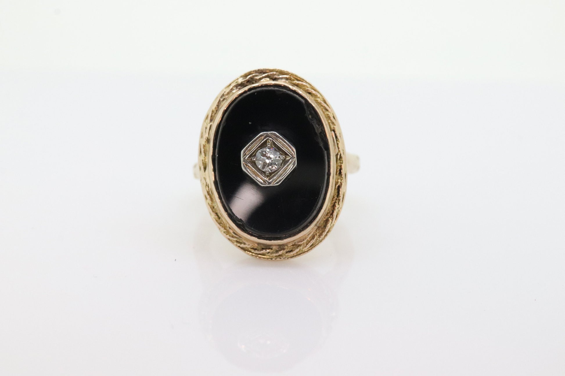 Onyx and Diamond Ring. Art Deco Onyx Bezel. 14k Gold Arthritic Knuckle Fit ring. Finger Fit 14k Shank. Adjustable Fat Knuckle ring. st(225)