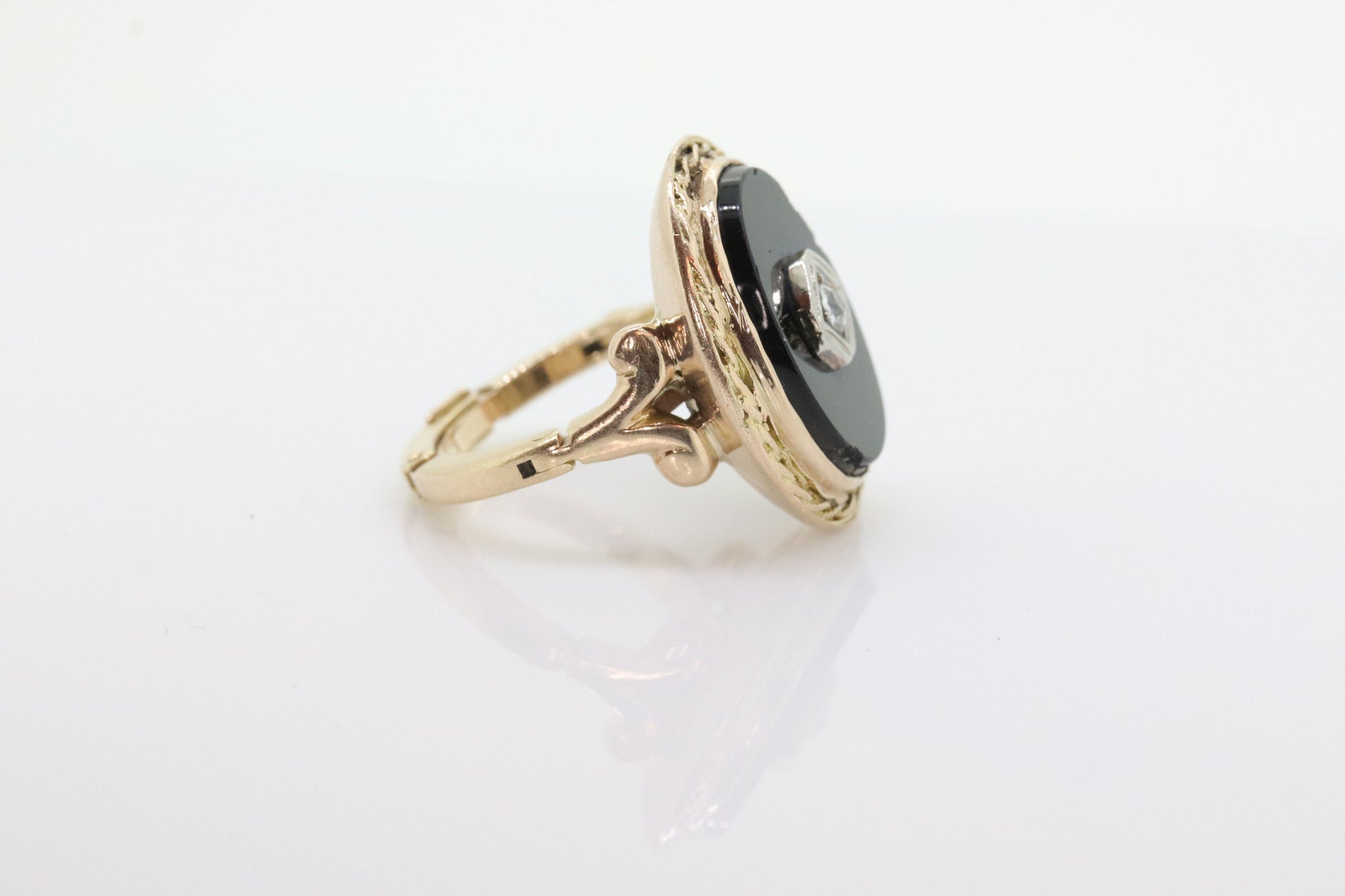 Onyx and Diamond Ring. Art Deco Onyx Bezel. 14k Gold Arthritic Knuckle Fit ring. Finger Fit 14k Shank. Adjustable Fat Knuckle ring. st(225)