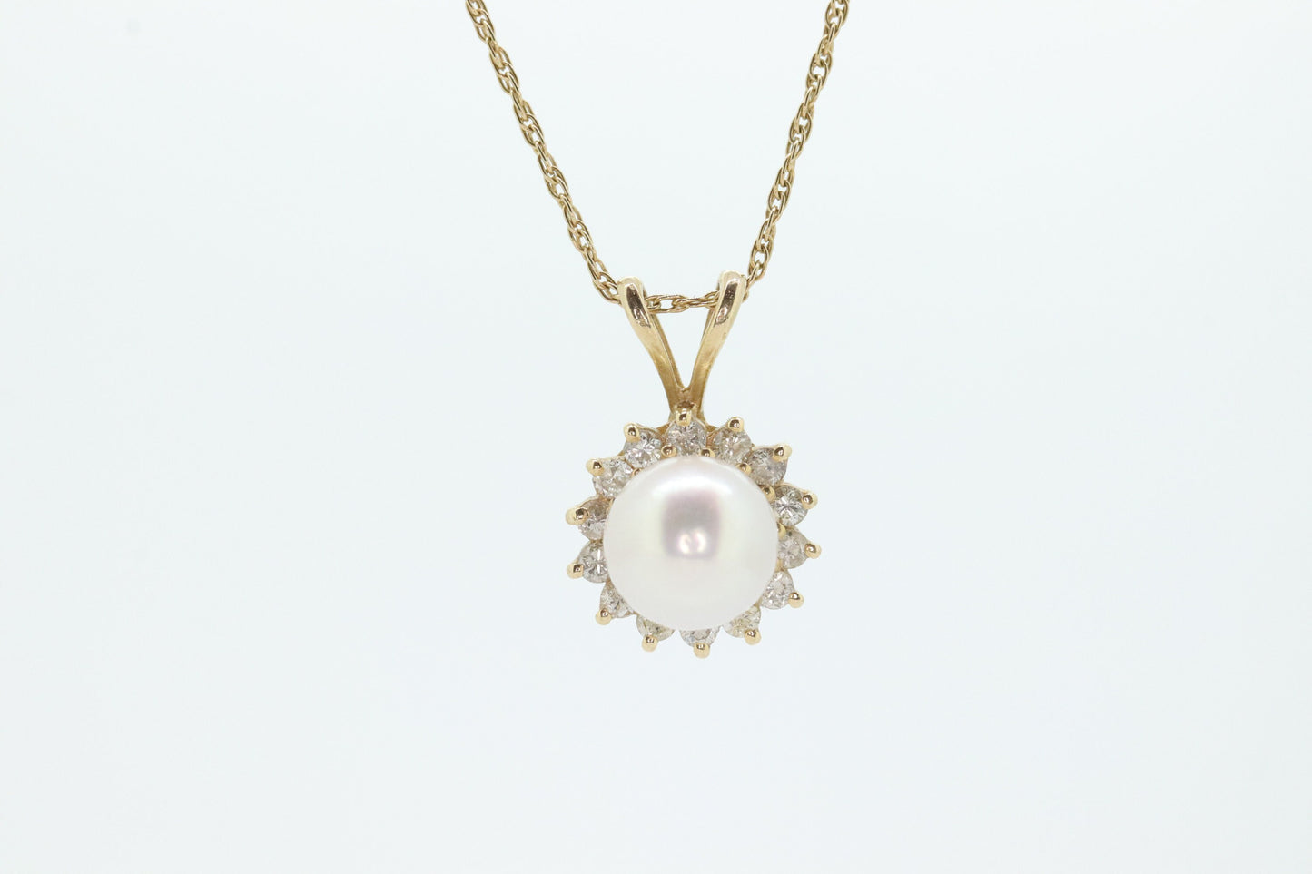 Pearl diamond pendant. 14k Pearl Genuine diamond halo pendant with cable necklace. Pearl Halo pendant Yellow gold. st(92)