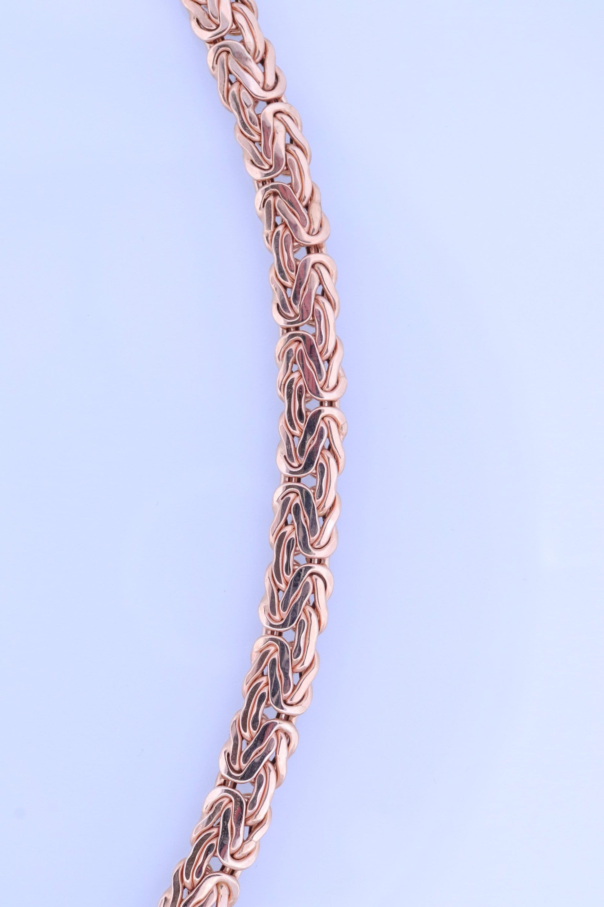 Heavy 14k Byzantine Necklace. 19.3grams 17in length. Flattened Byzantine Necklace. 14k yellow gold ITALY. stock (726)