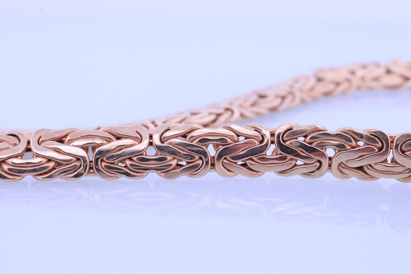 Heavy 14k Byzantine Necklace. 19.3grams 17in length. Flattened Byzantine Necklace. 14k yellow gold ITALY. stock (726)