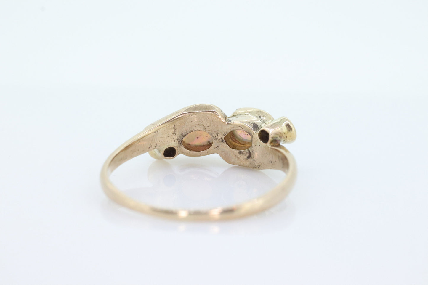 10k Victorian Opal Pearl Seed garnet ring. 10k Gold Victorian claw opal garnet ring. st(69)
