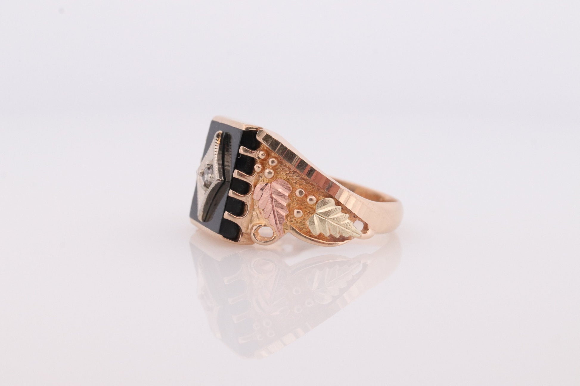 Black Hills Gold Ring. Heavy 10k Diamond and Onyx Black Hills Gold Mens Statement Ring. sz 9.5. st(102)