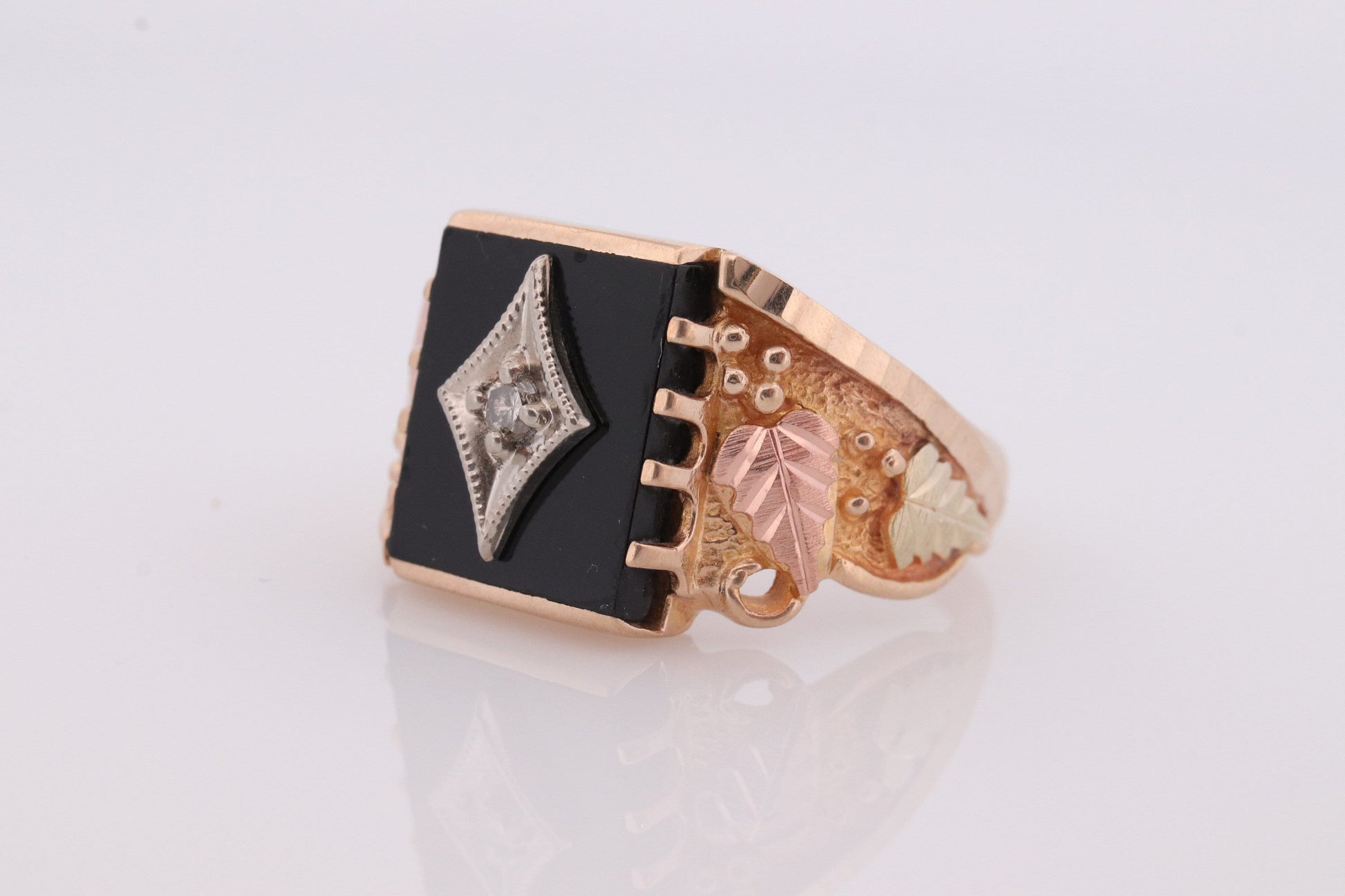 Black Hills Gold Ring. Heavy 10k Diamond and Onyx Black Hills Gold Mens Statement Ring. sz 9.5. st(102)