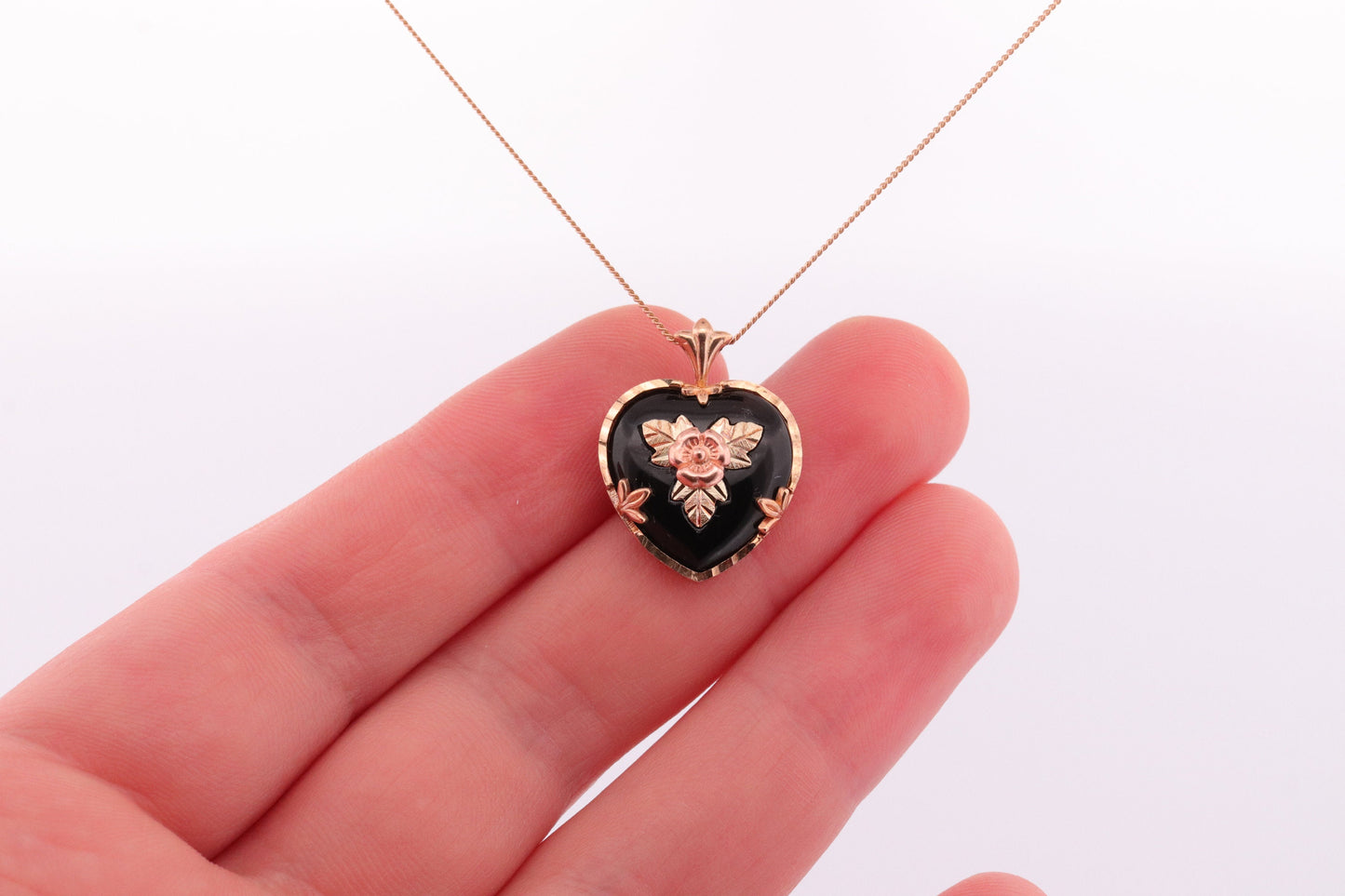 Black Hills Gold Necklace. 10k Heart and Onyx Black Hills Gold Pendant st(60)