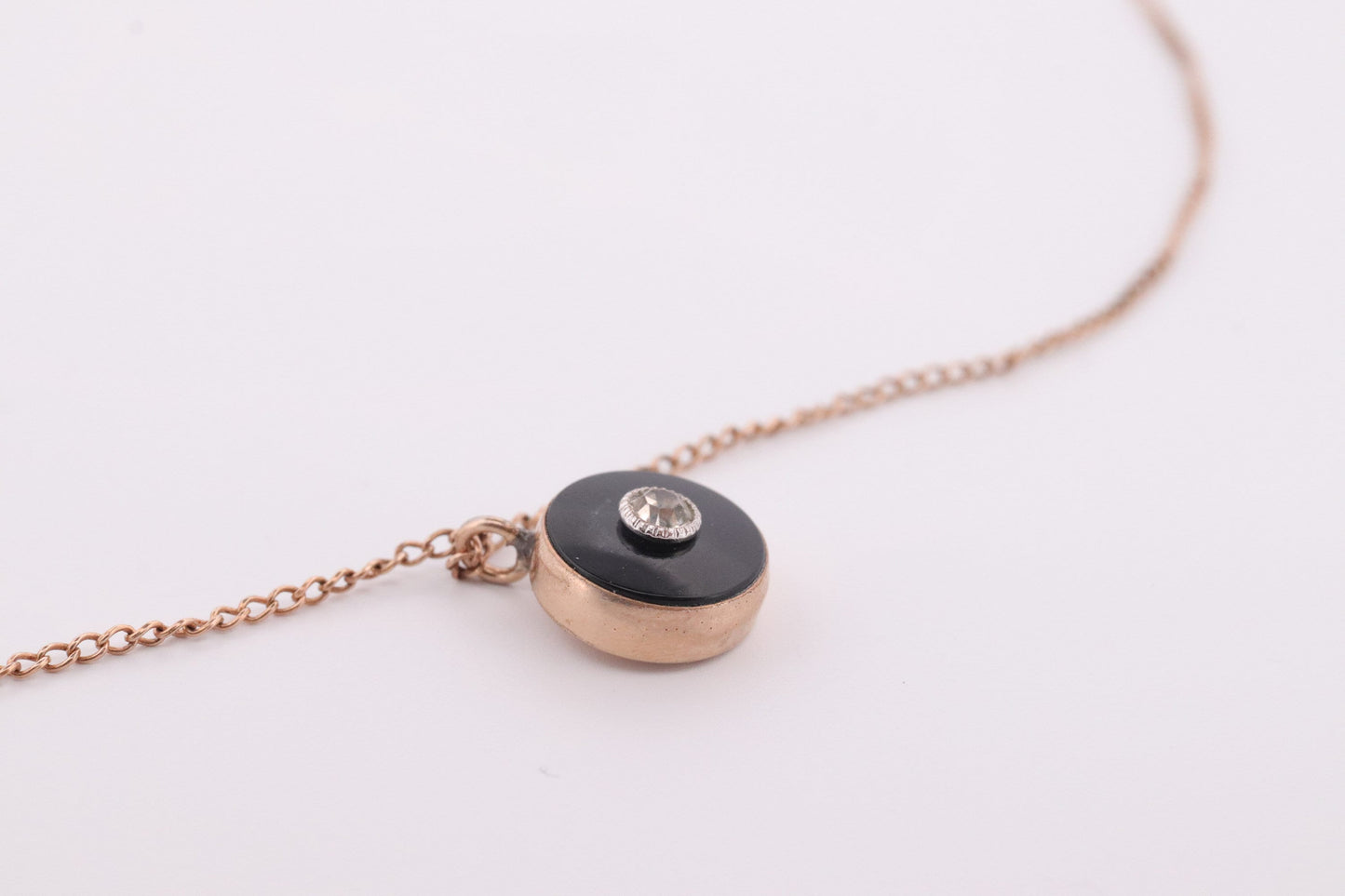 Onyx Pendant. VAN DeLL Gold Filled 1/20th 12k Art Deco Mourning Onyx Pendant for a necklace. Round Onyx Pendant. st(37)