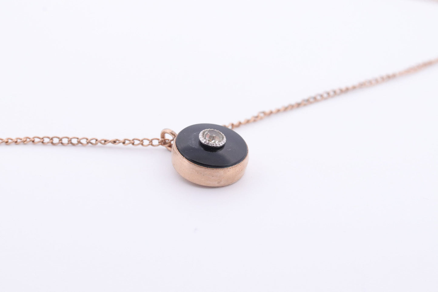Onyx Pendant. VAN DeLL Gold Filled 1/20th 12k Art Deco Mourning Onyx Pendant for a necklace. Round Onyx Pendant. st(37)
