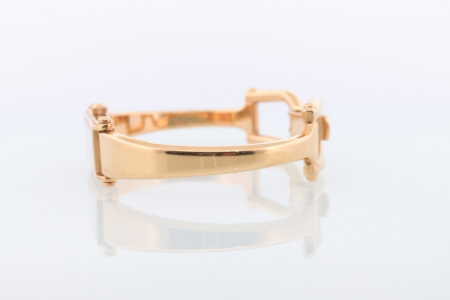 Vintage GUCCI 1500L Quartz Watch Timepiece. Gucci MOP Gold Tone Bangle Wrist Watch Ladies. st(55)