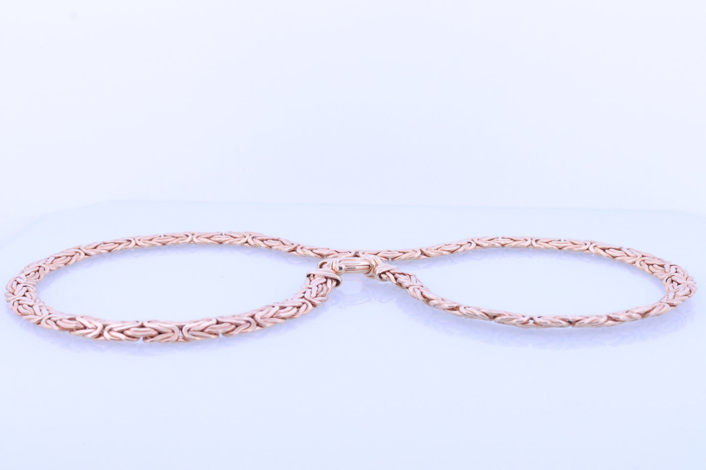 Heavy 14k Byzantine Necklace. 19.3grams 17in length. Flattened Byzantine Necklace. 14k yellow gold ITALY. stock (726)