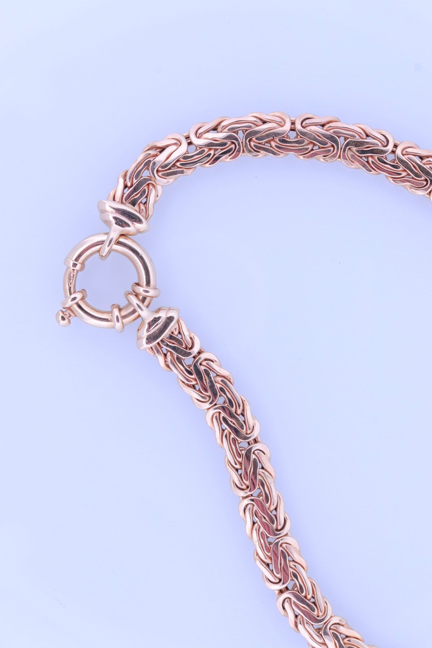 Heavy 14k Byzantine Necklace. 19.3grams 17in length. Flattened Byzantine Necklace. 14k yellow gold ITALY. stock (726)