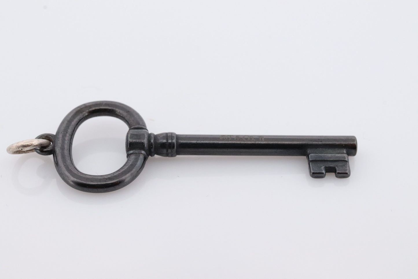Titanium Tiffany and Co Key Pendant. Solid Pendant Tiffany & Co. st(54)