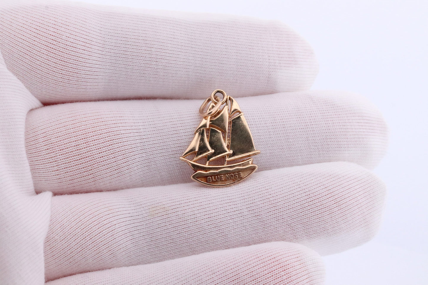 14k Ship Sail Boat medallion pendant. BLUE NOSE Nova Scotia Pendant Charm. st(94)