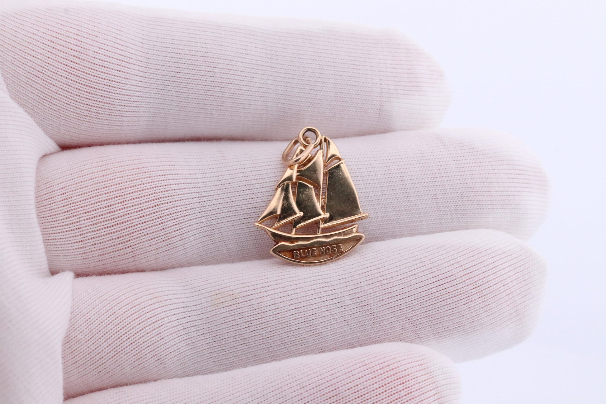 14k Ship Sail Boat medallion pendant. BLUE NOSE Nova Scotia Pendant Charm. st(94)