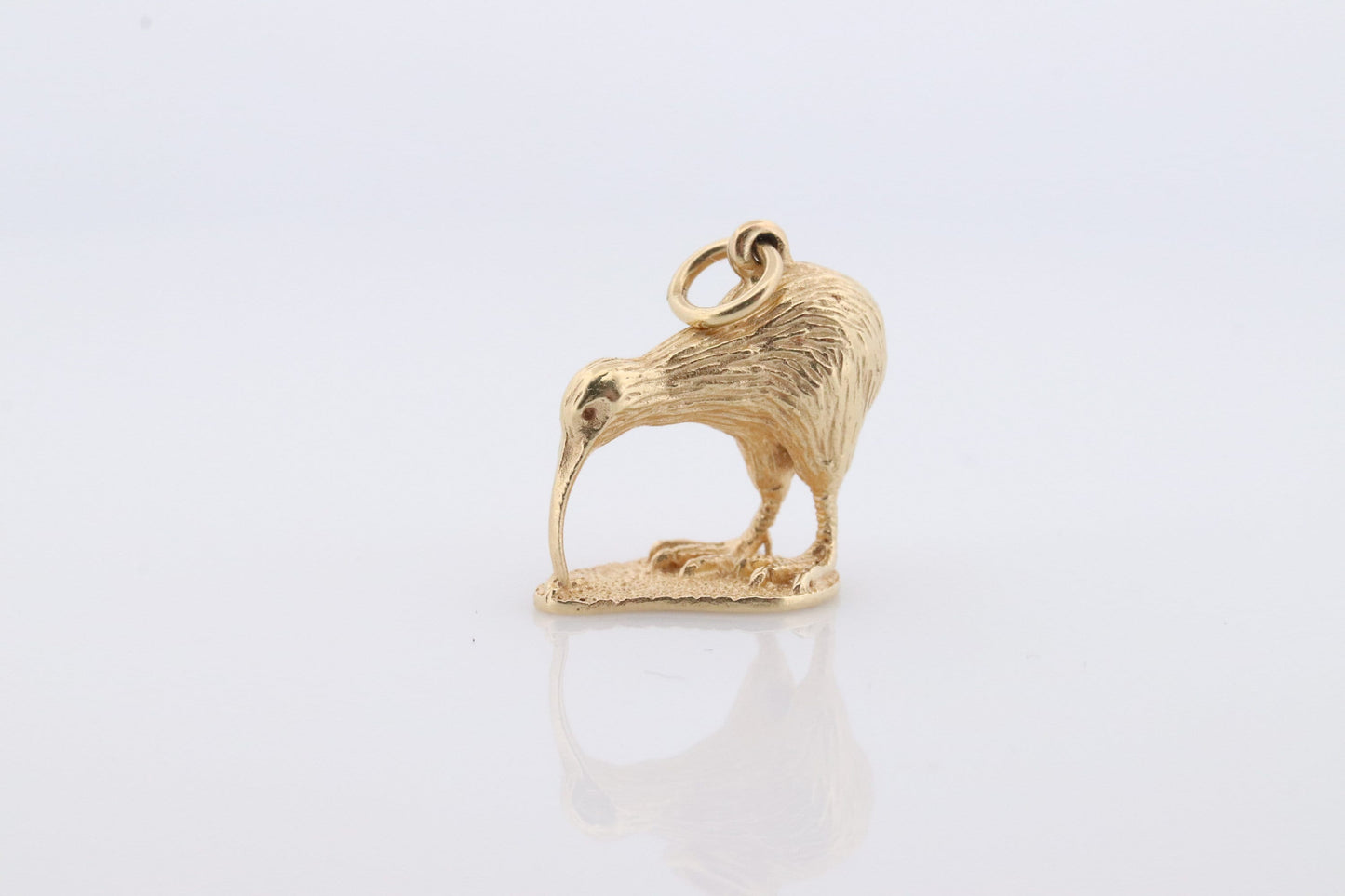14k NEW ZEALAND Pendant Medallion. 14ct Gold Kiwi Bird bust charm. Kiwi 3D Bird. 14k Solid Gold pendant st(94)