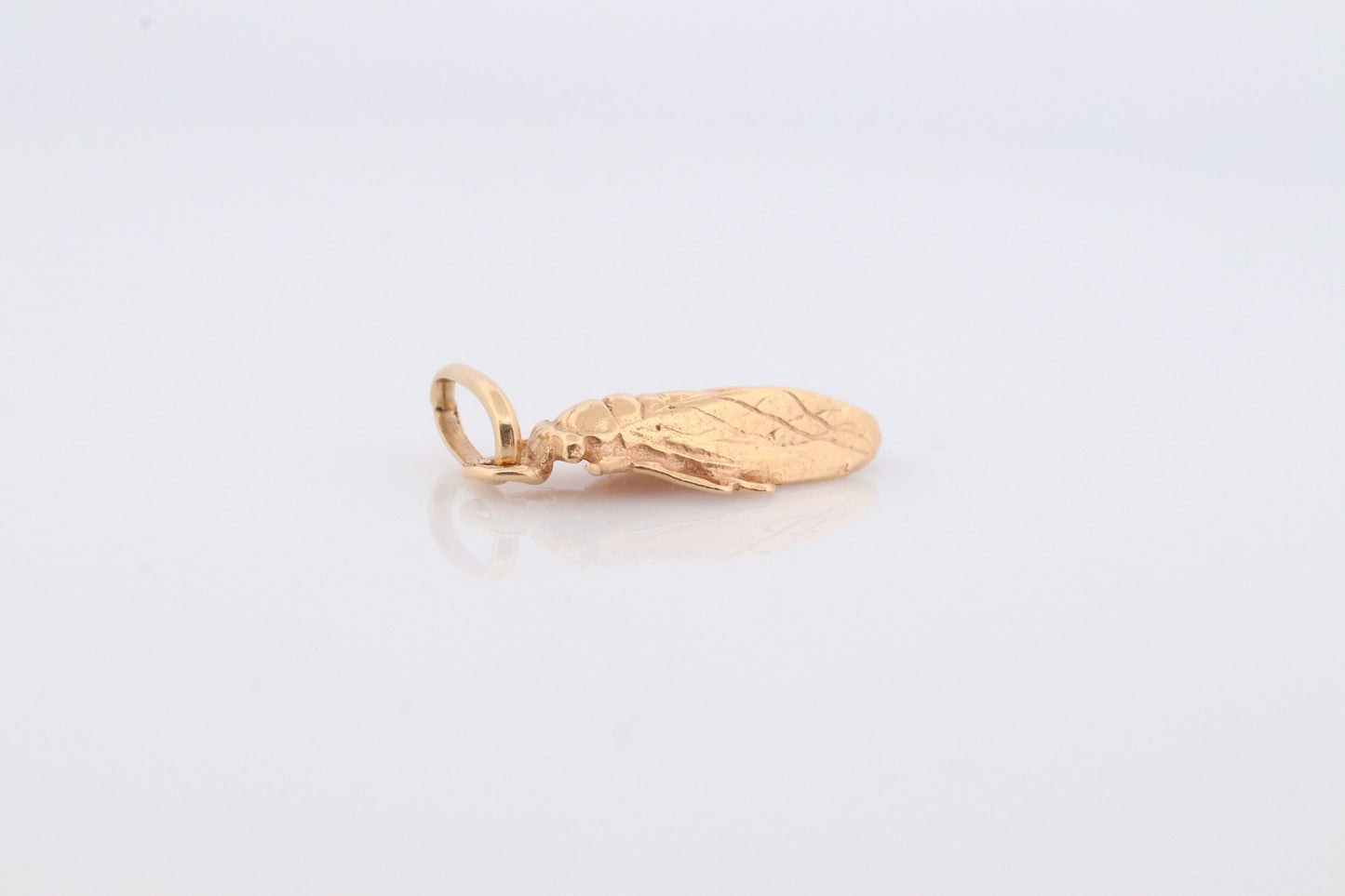 18k FLY Pendant. 18k Solid Yellow gold Fly Insect Charm. st(94)