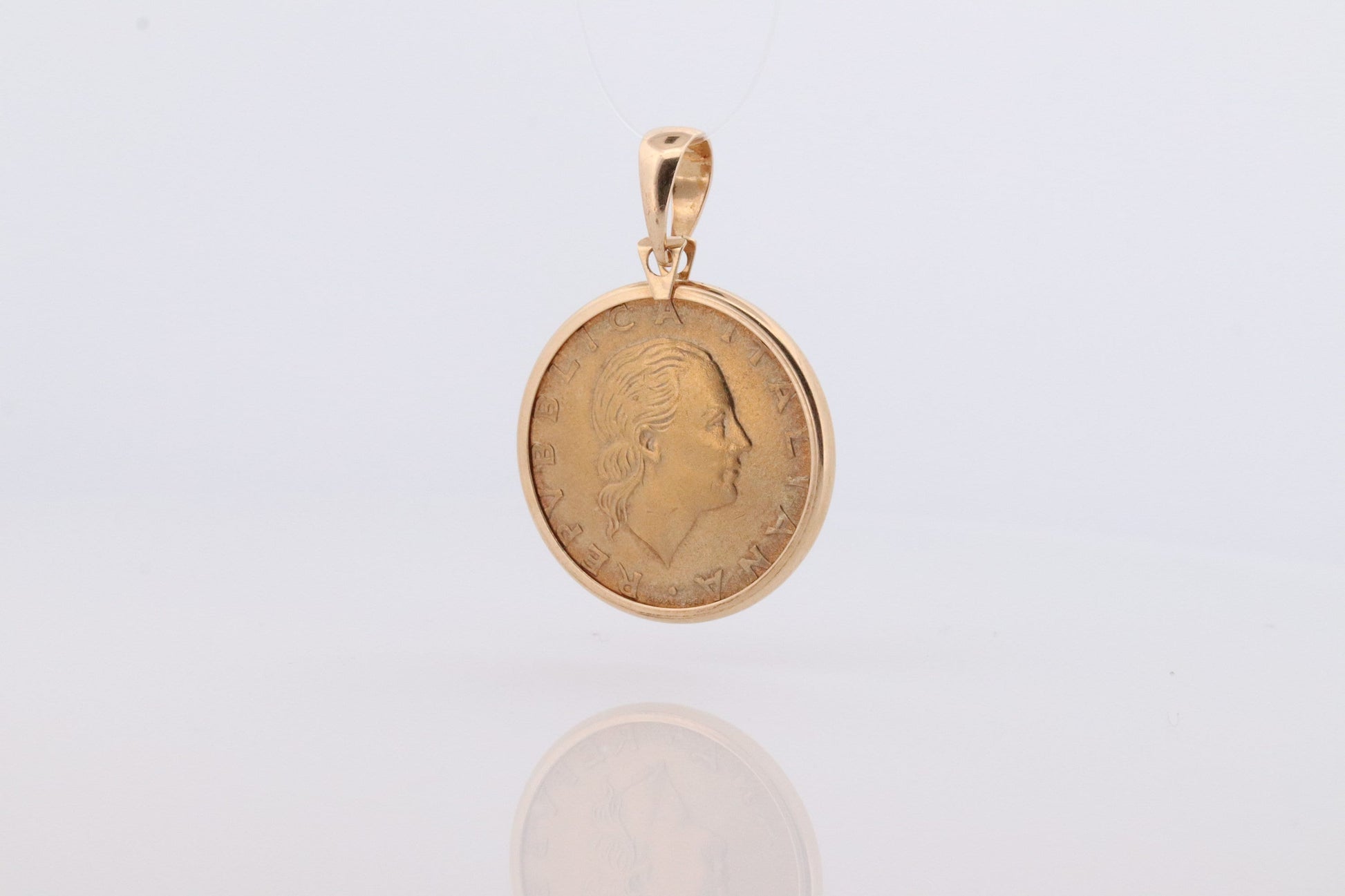 14k Coin Pendant Medallion. 14k 200 Lire Italian Republic 1995 Coin bezel set Charm. st(73)