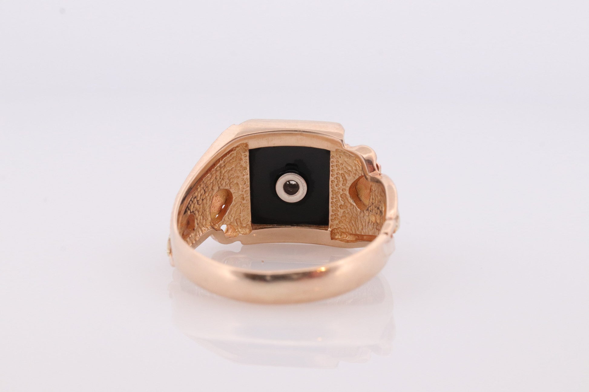 Black Hills Gold Ring. Heavy 10k Diamond and Onyx Black Hills Gold Mens Statement Ring. sz 9.5. st(102)