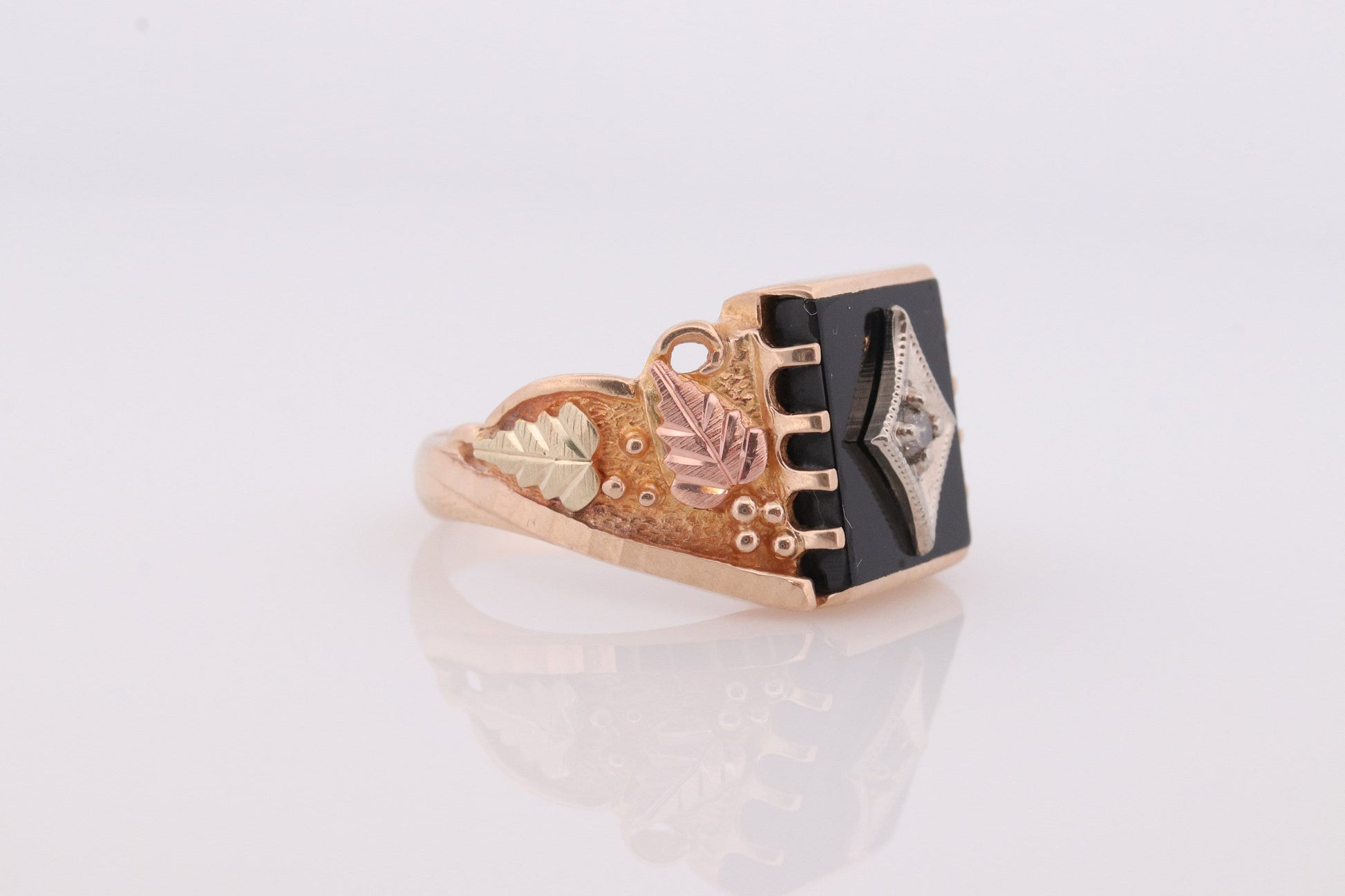 Black Hills Gold Ring. Heavy 10k Diamond and Onyx Black Hills Gold Mens Statement Ring. sz 9.5. st(102)