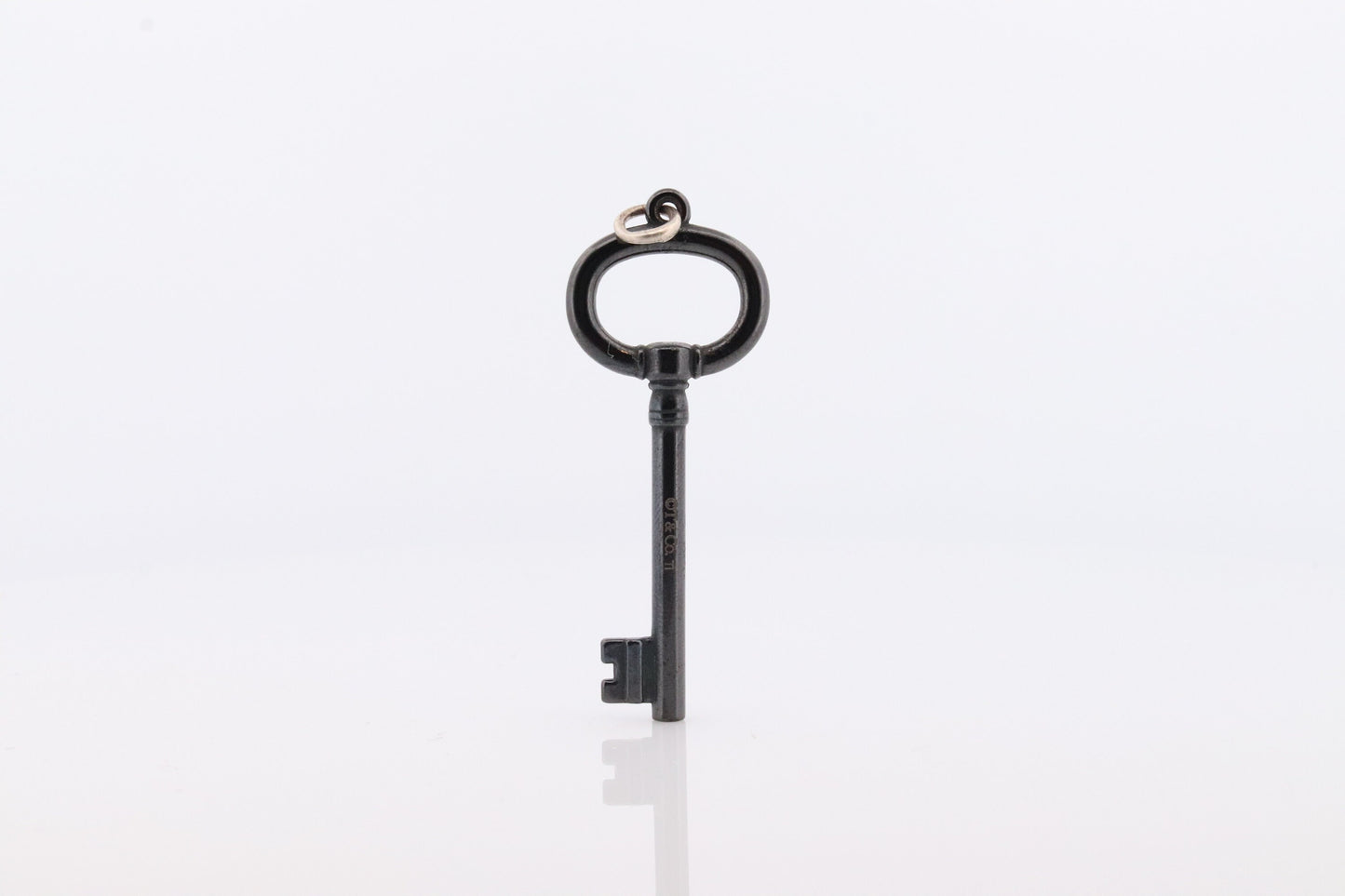 Titanium Tiffany and Co Key Pendant. Solid Pendant Tiffany & Co. st(54)