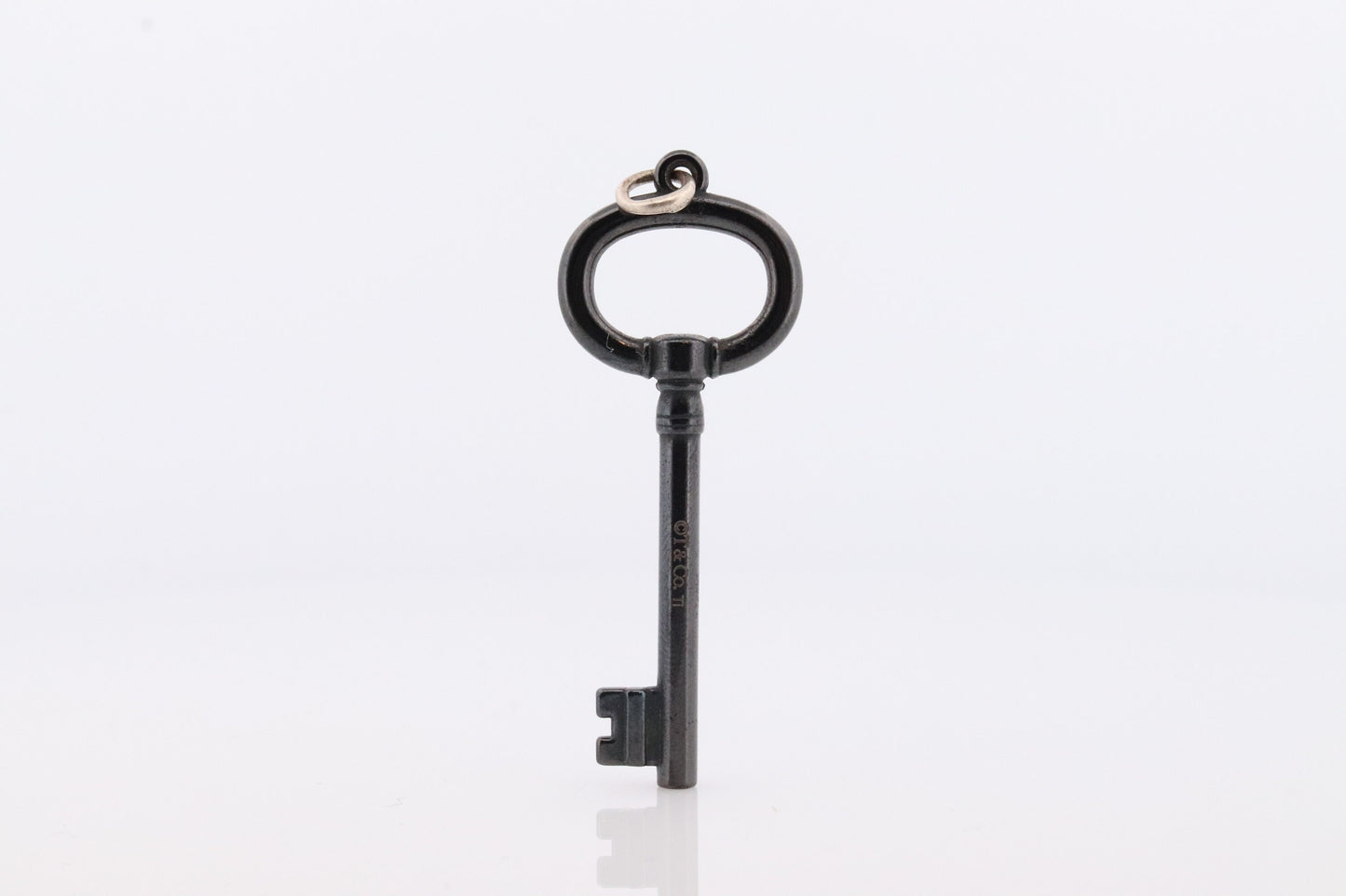 Titanium Tiffany and Co Key Pendant. Solid Pendant Tiffany & Co. st(54)