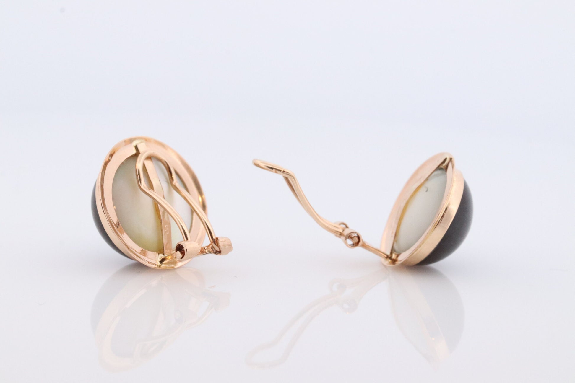 14k Large MABE Pearl Black / Blue Clip On earrings. Non Pierced Omega Back Clips Mabe Pearl Earrings st(62)