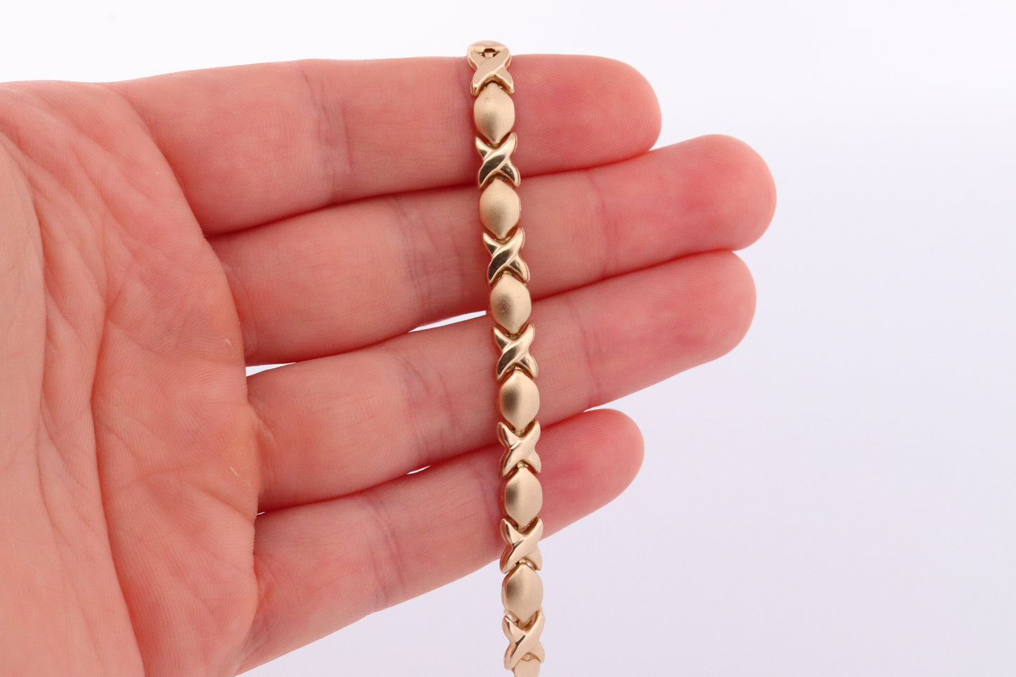 10k XOXO Heart Bracelet. 10k Yellow Gold Kiss Hug LOVE XO Bracelet. st(111)