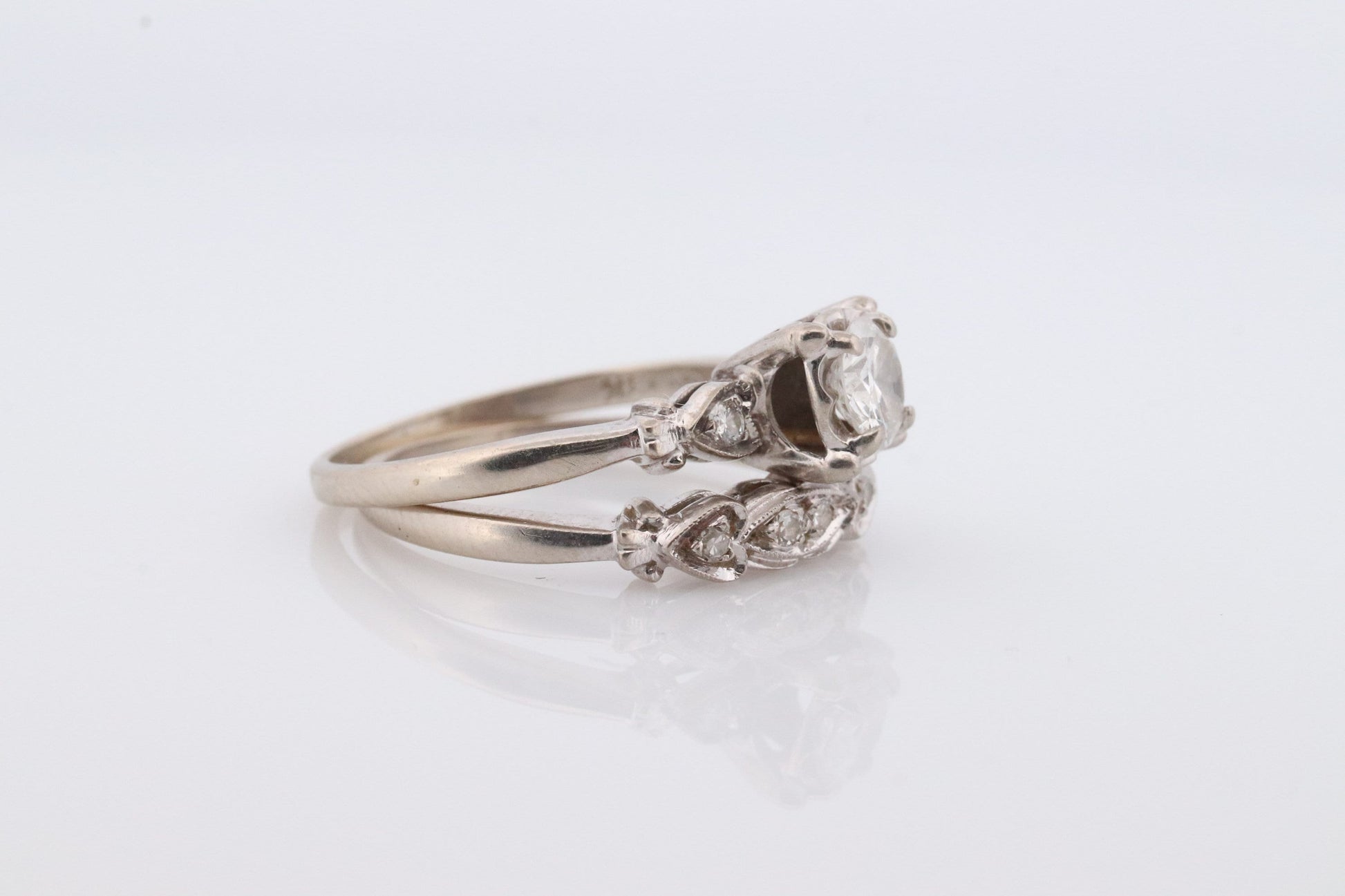 Vintage Art Deco Engagement Ring Set. 1940s. 14k White Gold Diamond Wedding and Engagement Ring Set. Women Sz. 7.5 st(249)