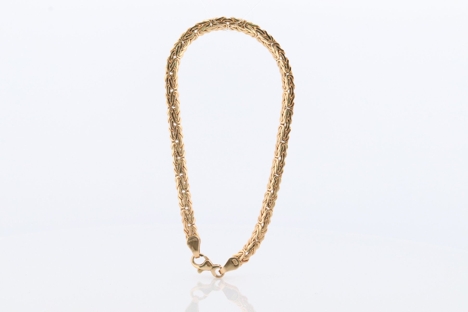 18k Byzantine Bracelet. 18k Yellow Gold Wide Flattened Flat Byzantine Bracelet. 4.2grams 4mm wide. Italy