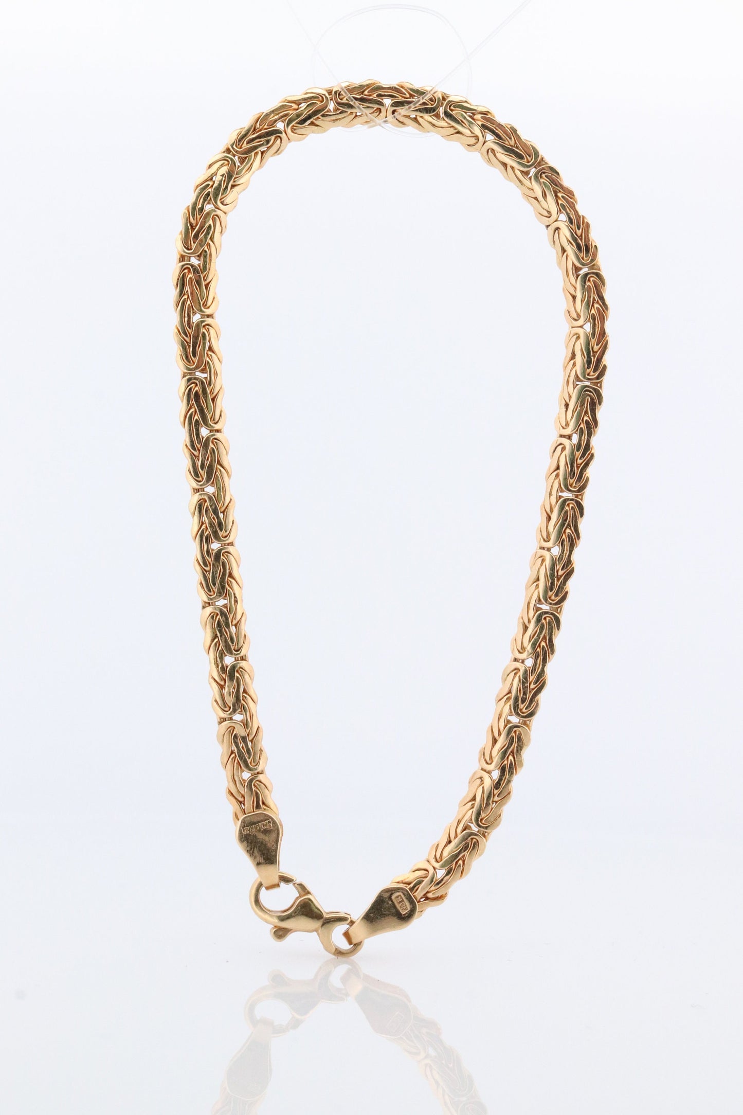 18k Byzantine Bracelet. 18k Yellow Gold Wide Flattened Flat Byzantine Bracelet. 4.2grams 4mm wide. Italy