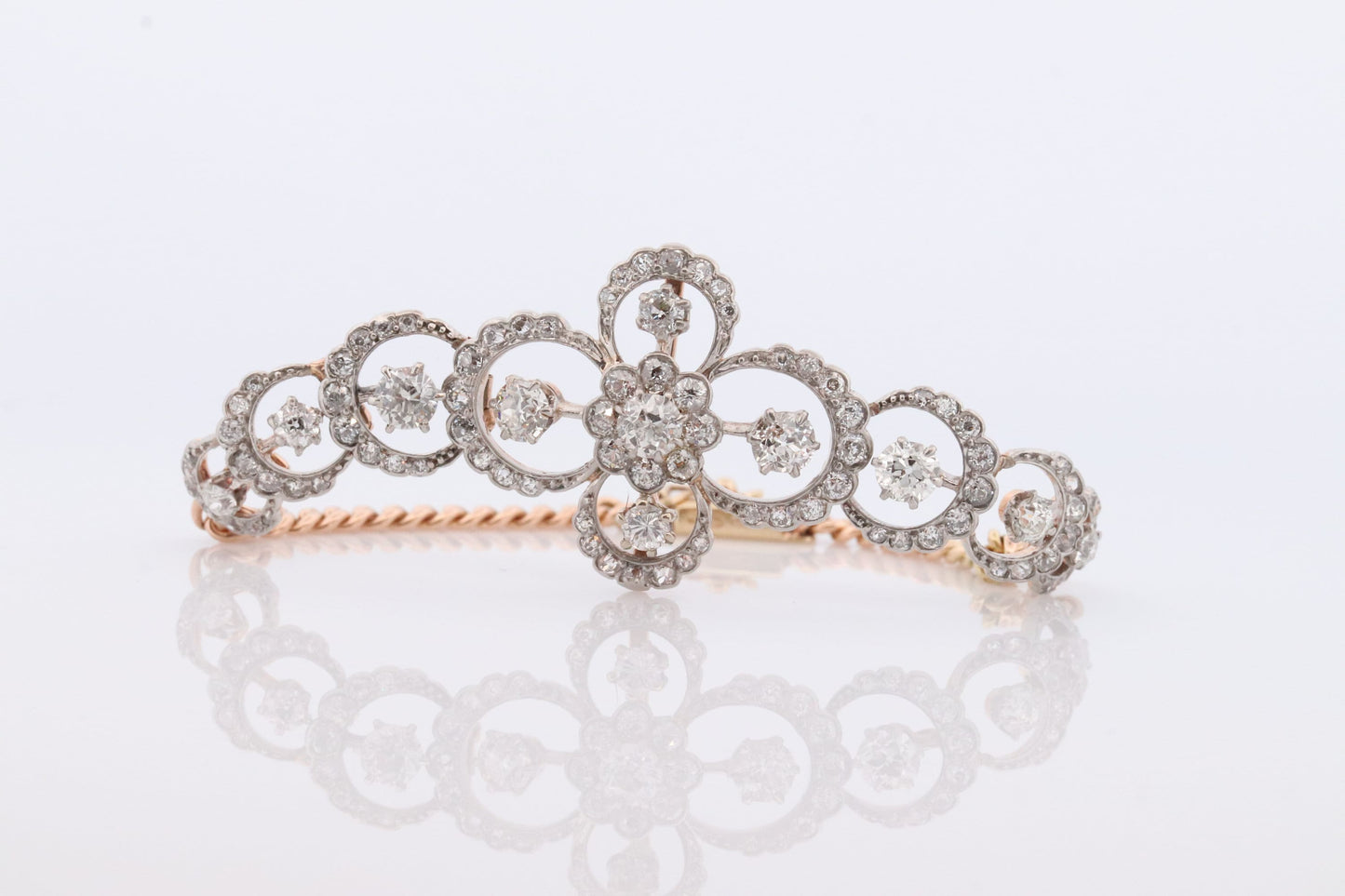 14k and Platinum Diamond Daisy Bracelet. Diamond Daisy arrangement Link bracelet. Italy st(791)