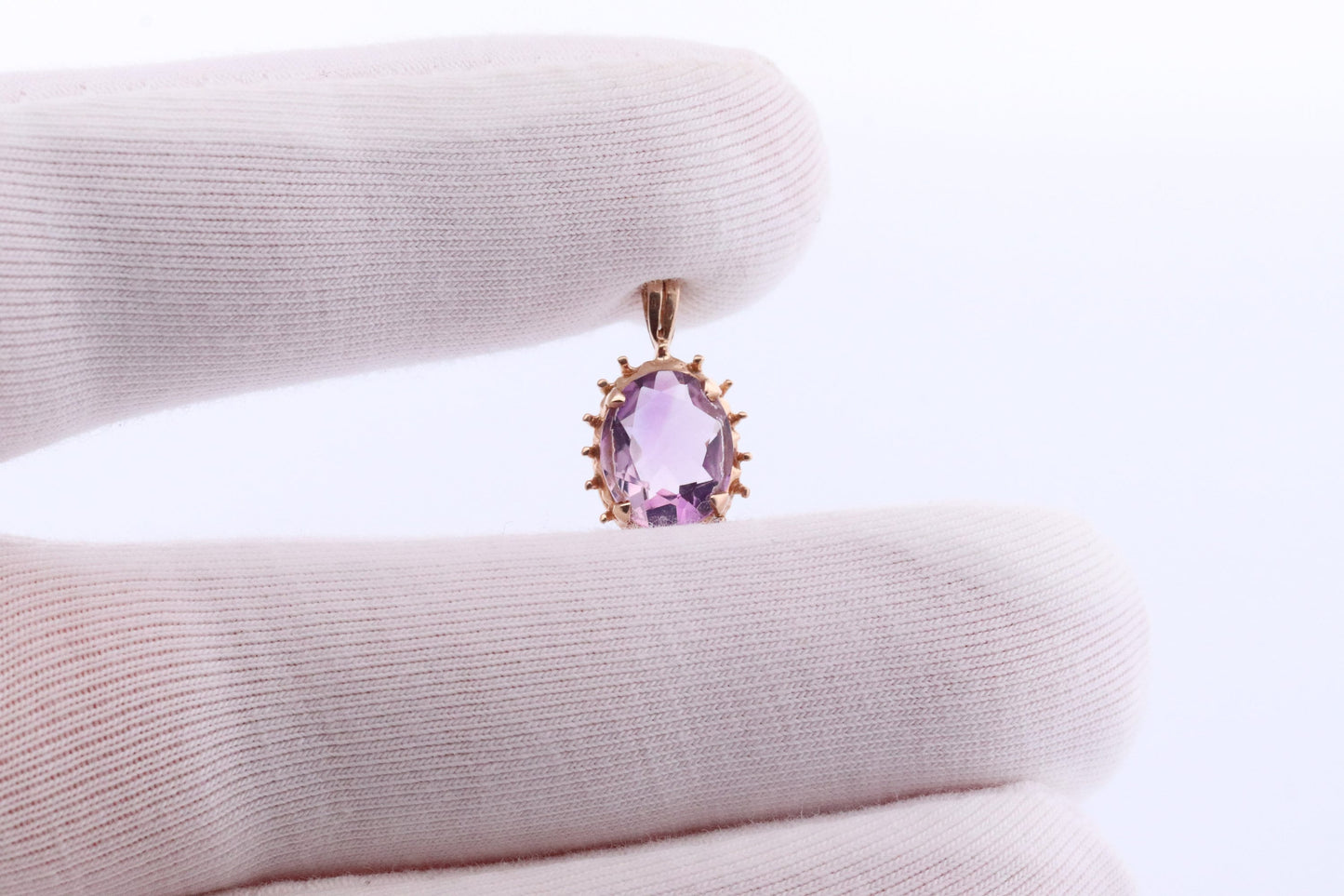 14k Amethyst Purple Pendant. Amethyst Oval solitaire pendant charm. st(42)
