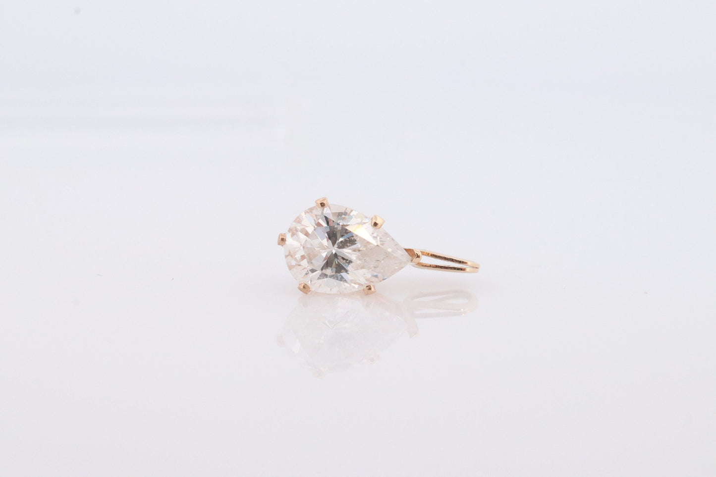 14k Diamond(CZ) Solitaire Pendant. 14k gold Diamond(CZ) Pear pendant Gift. st(42)