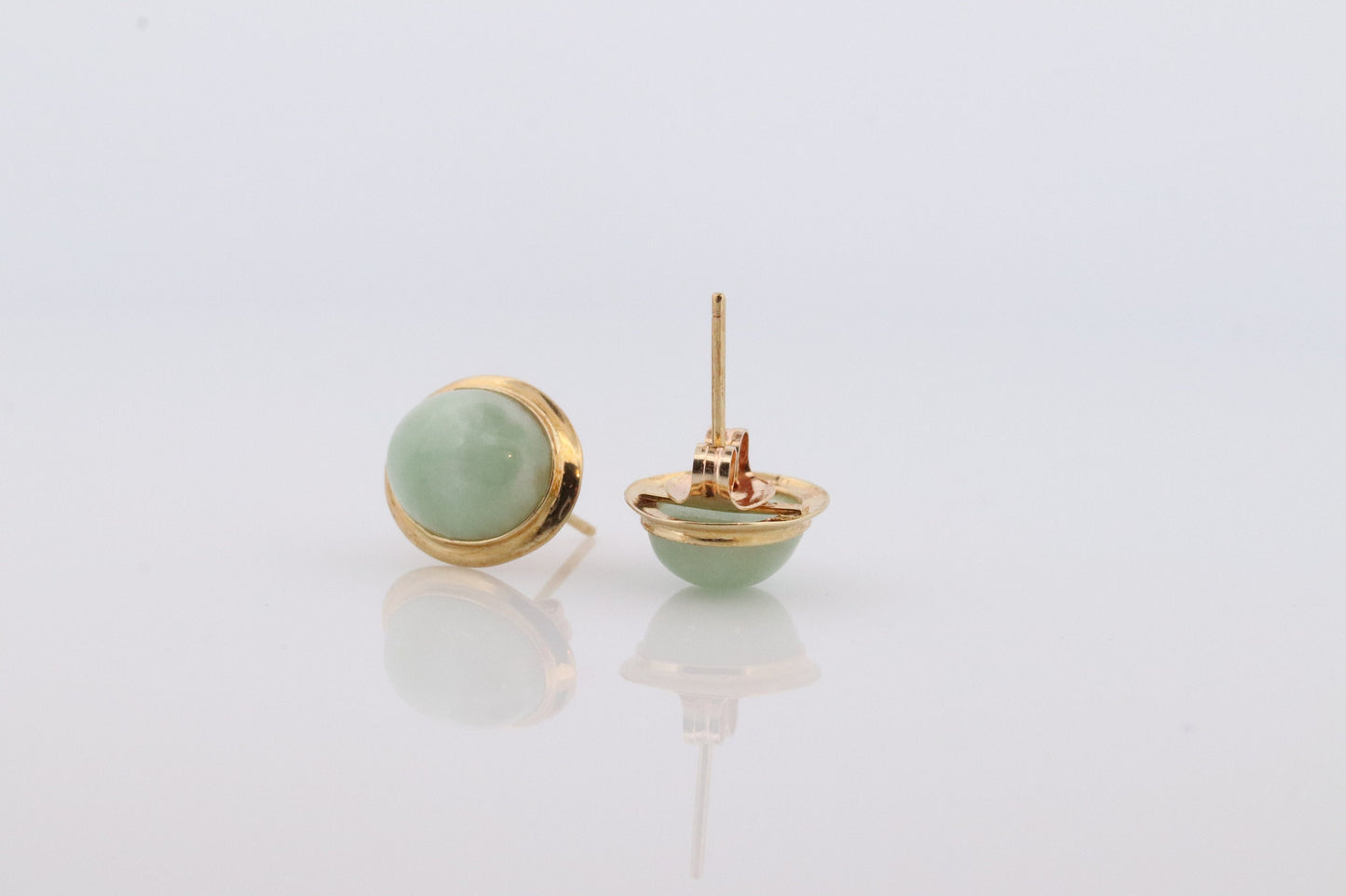 14k Jade stud earrings. Green Translucent Jade bezel set into 14k yellow gold. st(38)