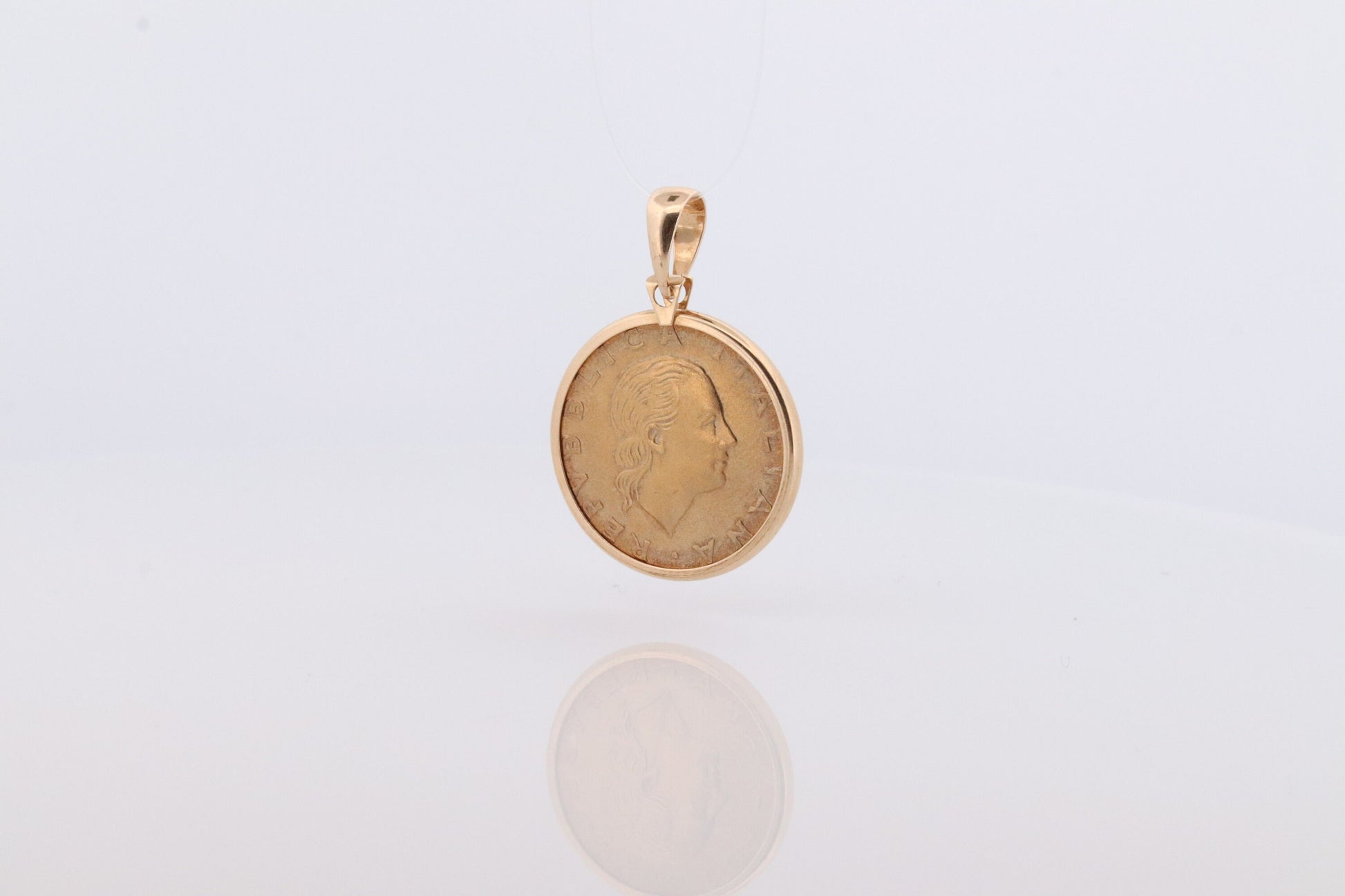 14k Coin Pendant Medallion. 14k 200 Lire Italian Republic 1995 Coin bezel set Charm. st(73)