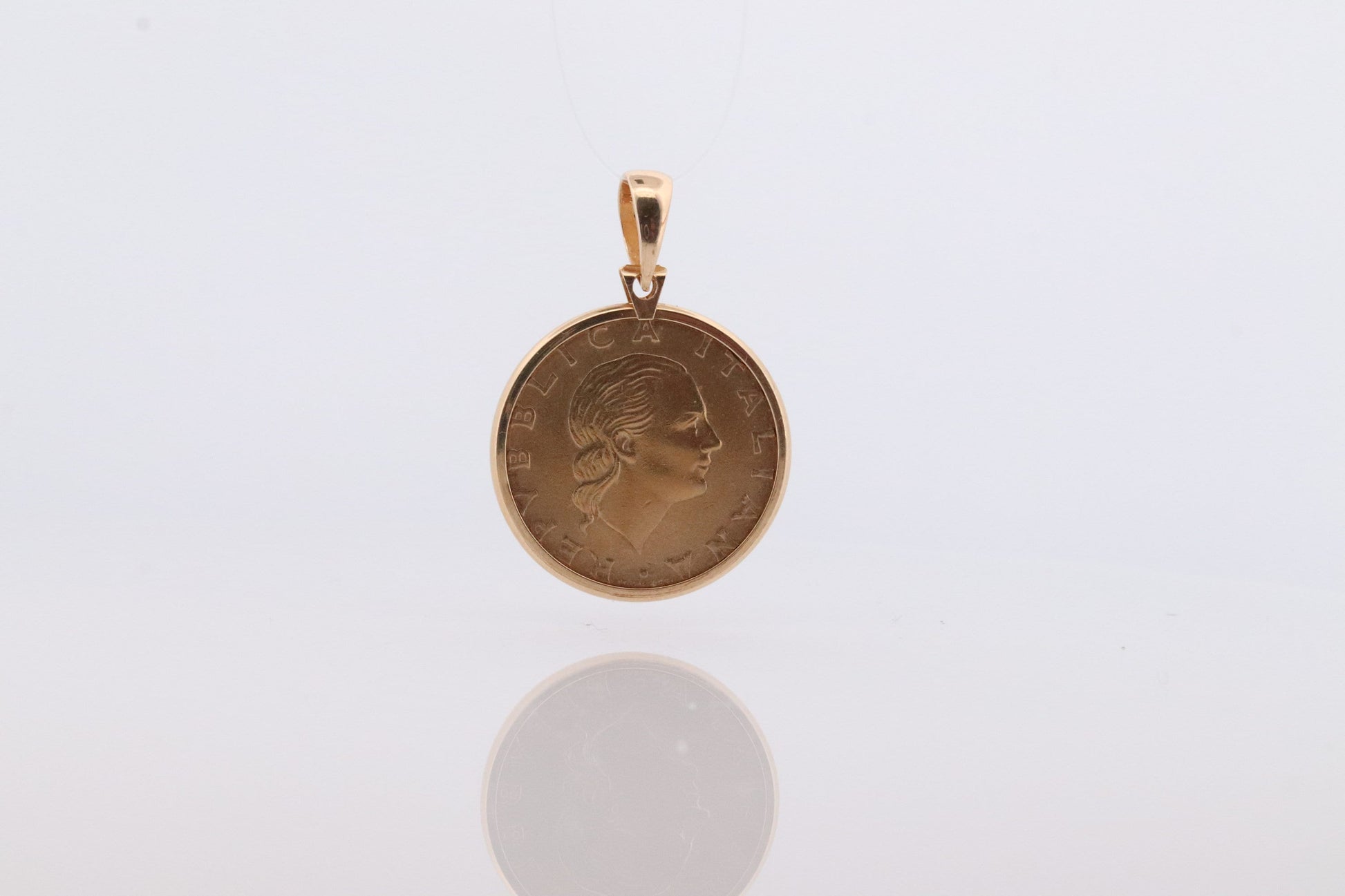 14k Coin Pendant Medallion. 14k 200 Lire Italian Republic 1995 Coin bezel set Charm. st(73)