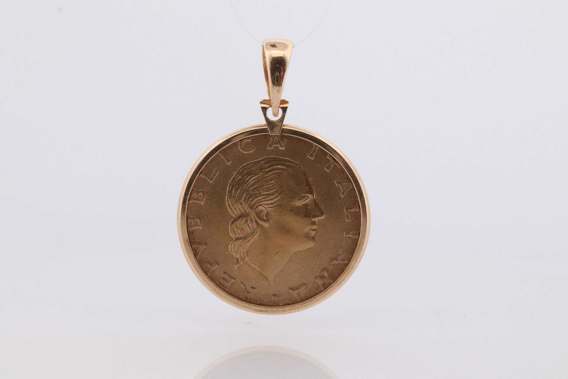14k Coin Pendant Medallion. 14k 200 Lire Italian Republic 1995 Coin bezel set Charm. st(73)
