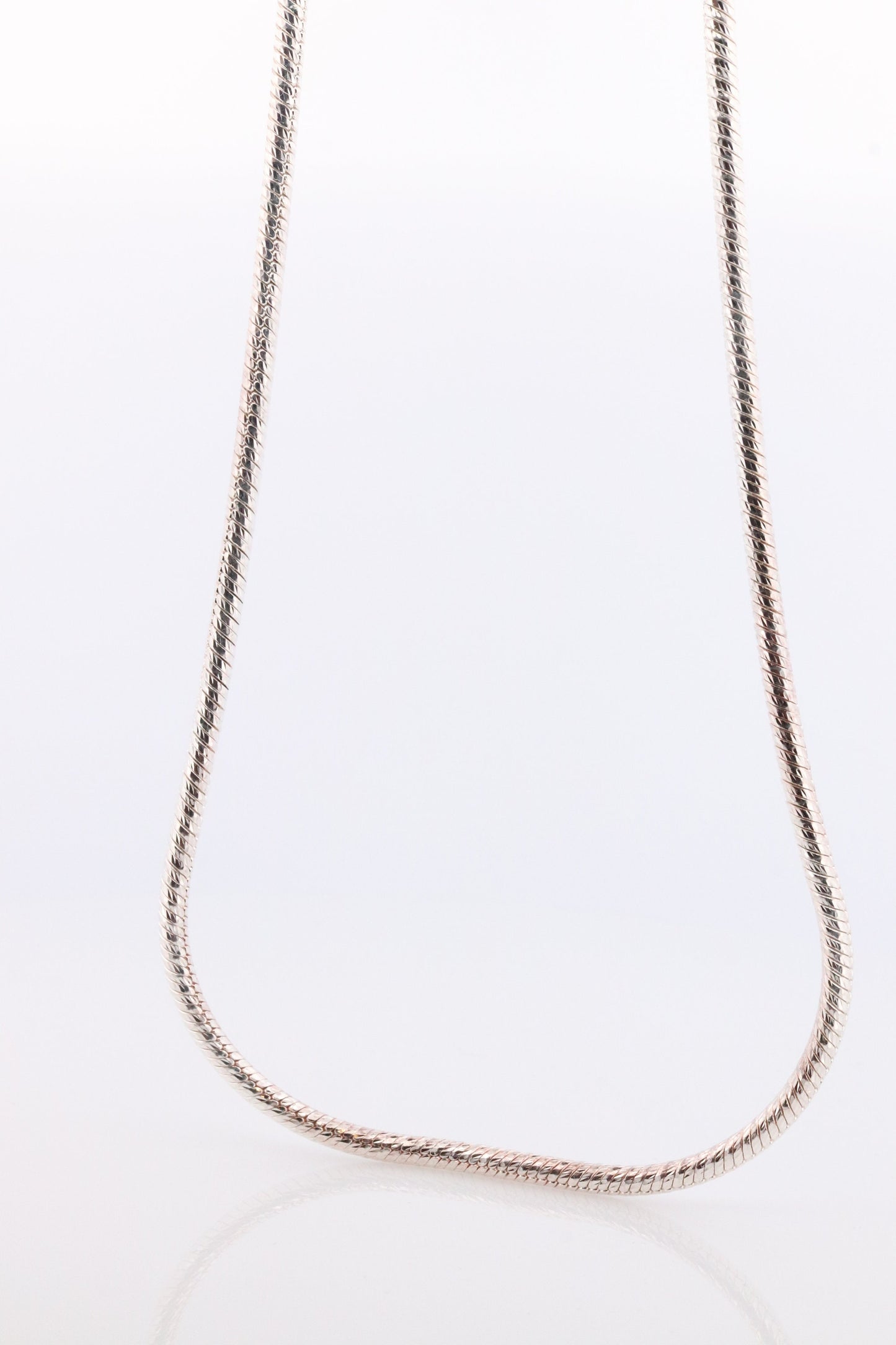 Sterling Silver Omega Snake Necklace. 925 Round Omega Snake Chain Heavy 45g 3mm width and 32in length