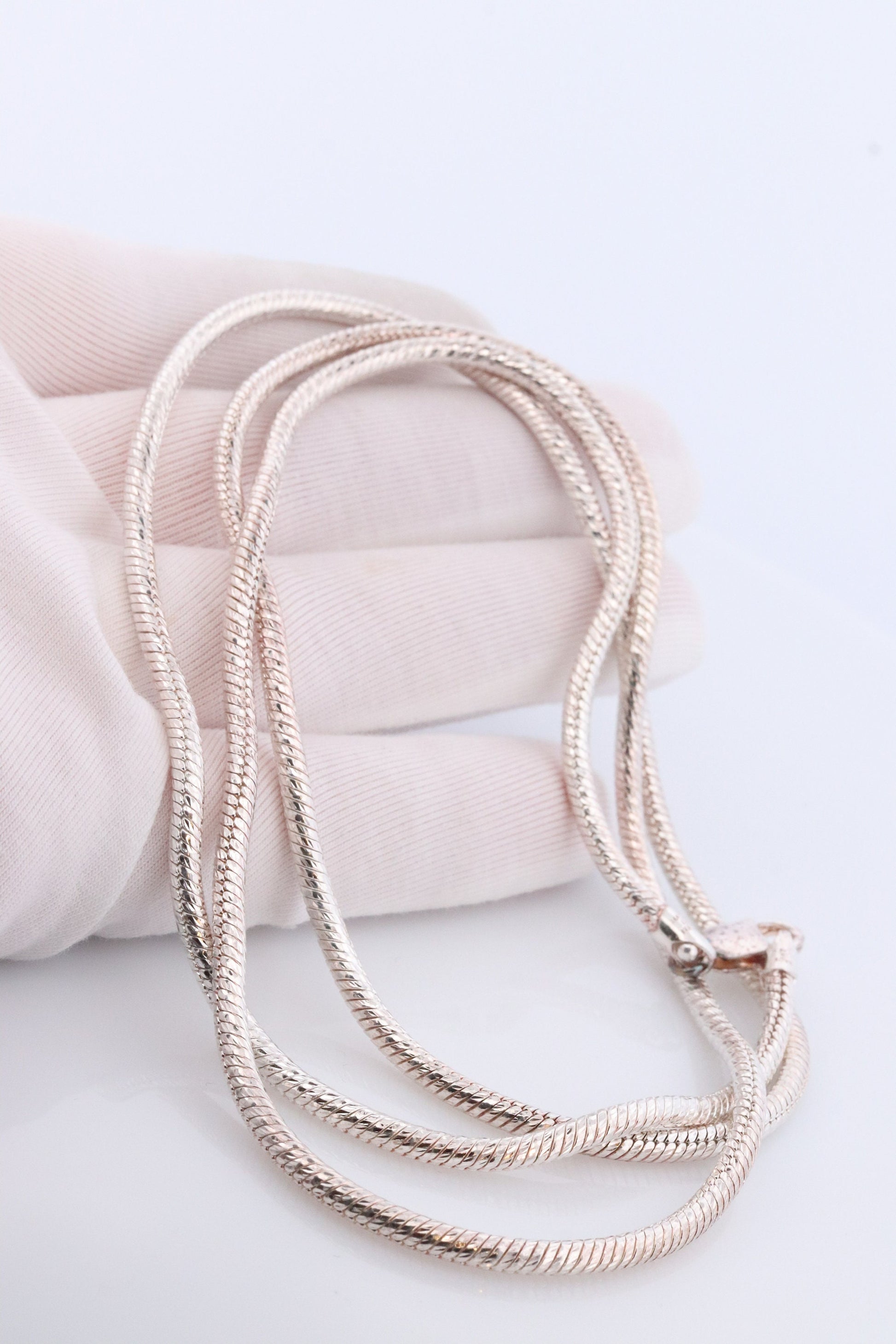 Sterling Silver Omega Snake Necklace. 925 Round Omega Snake Chain Heavy 45g 3mm width and 32in length