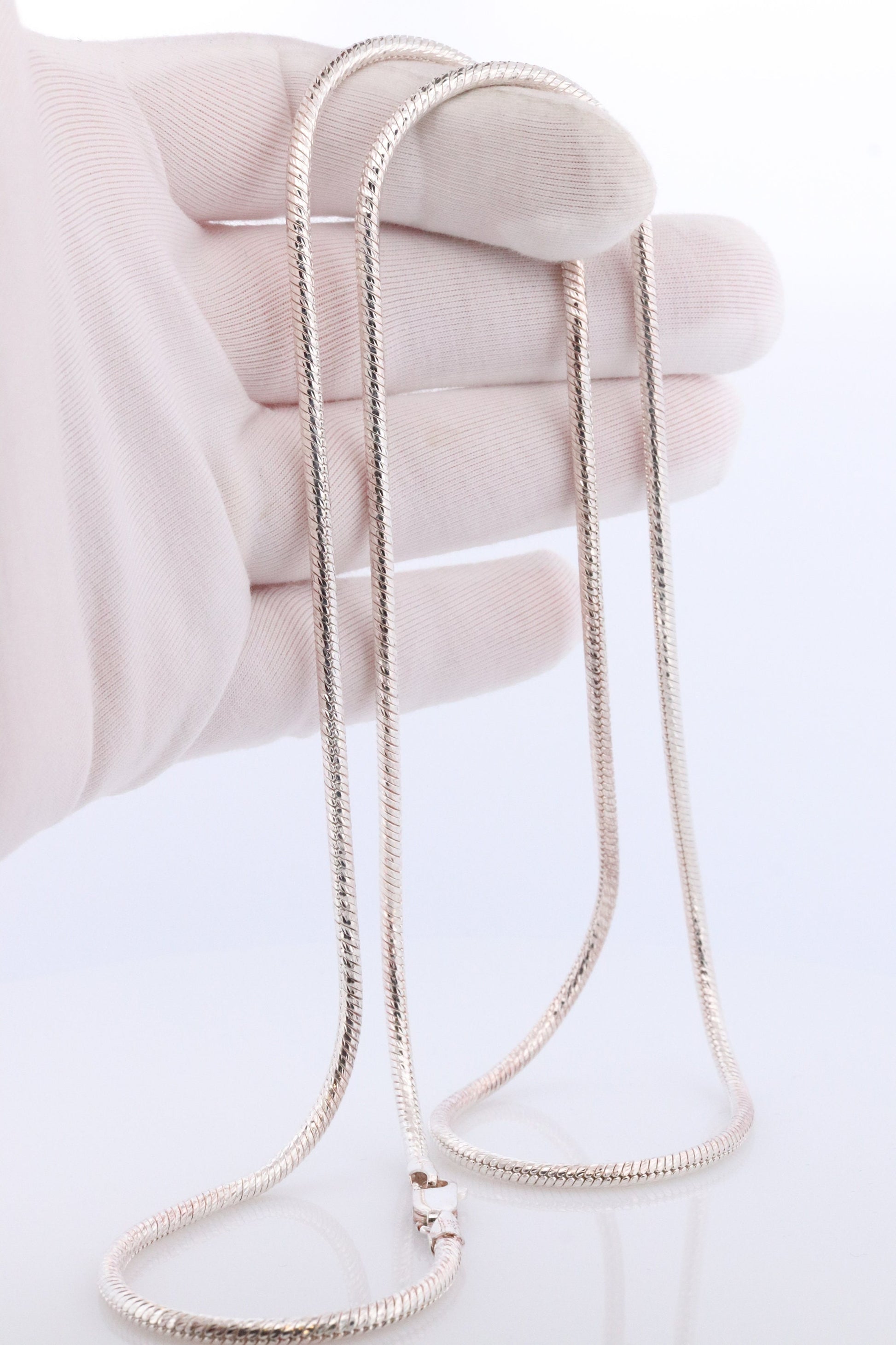 Sterling Silver Omega Snake Necklace. 925 Round Omega Snake Chain Heavy 45g 3mm width and 32in length