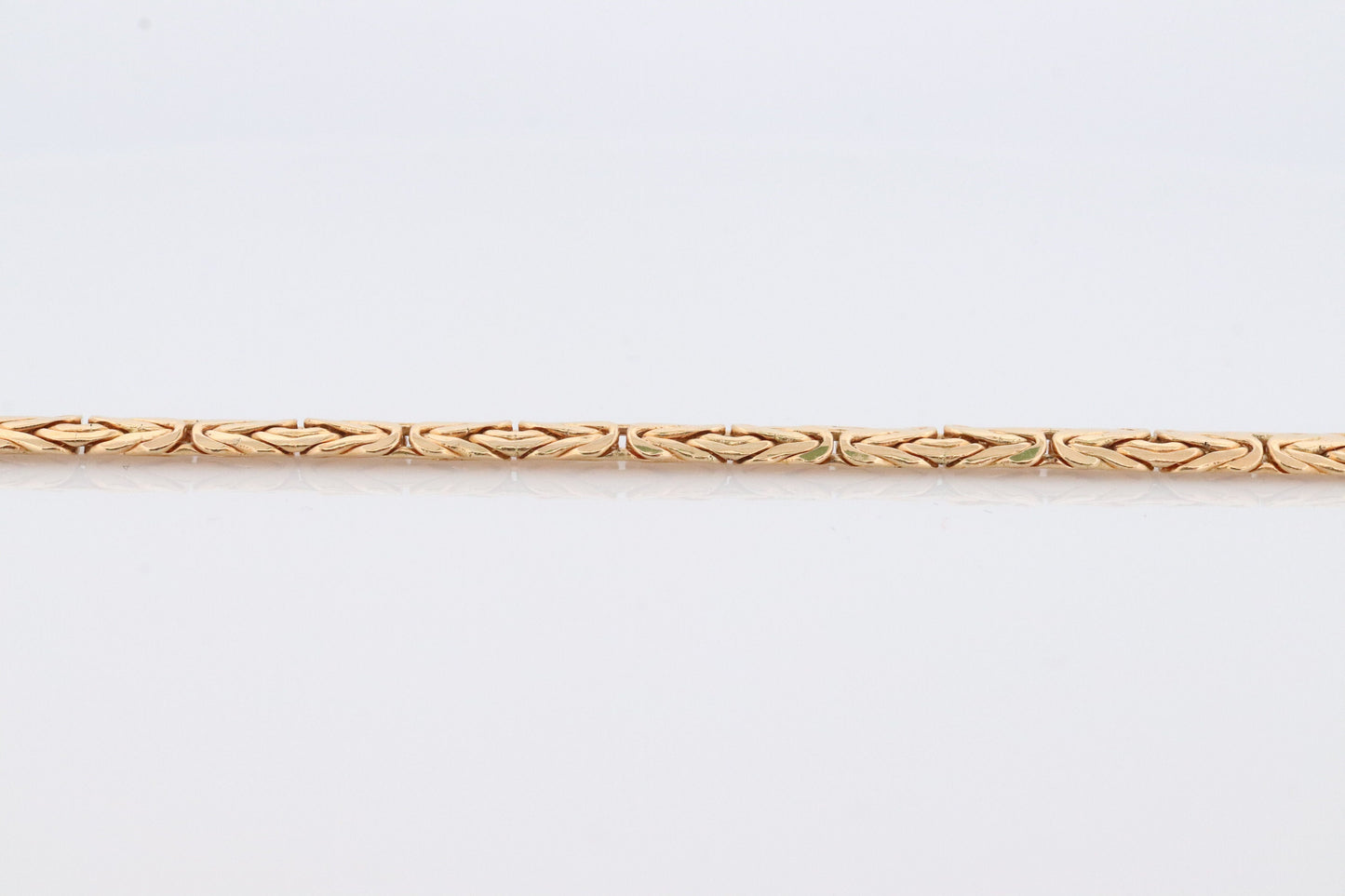 18k Byzantine Bracelet. 18k Yellow Gold Wide Flattened Flat Byzantine Bracelet. 4.2grams 4mm wide. Italy